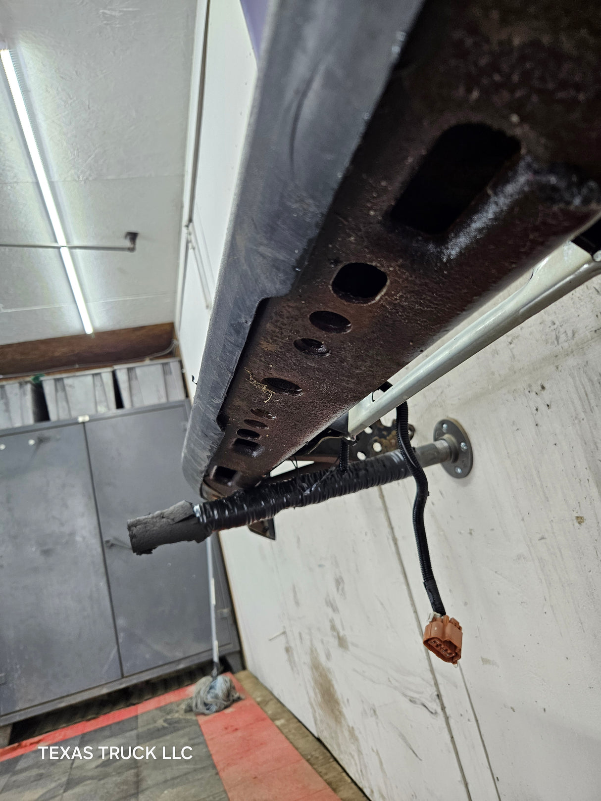 1999-2007 Chevrolet Silverado / GMC Sierra 1500 Rear Bumper