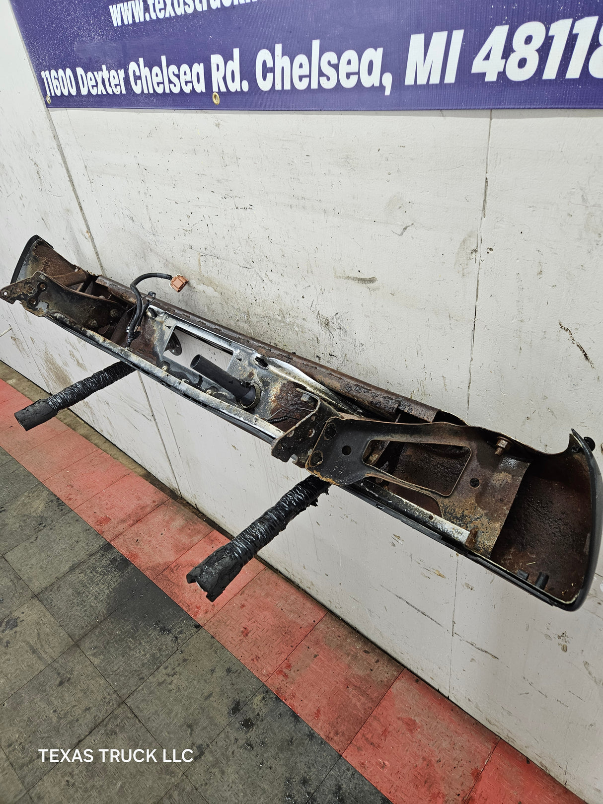 1999-2007 Chevrolet Silverado / GMC Sierra 1500 Rear Bumper