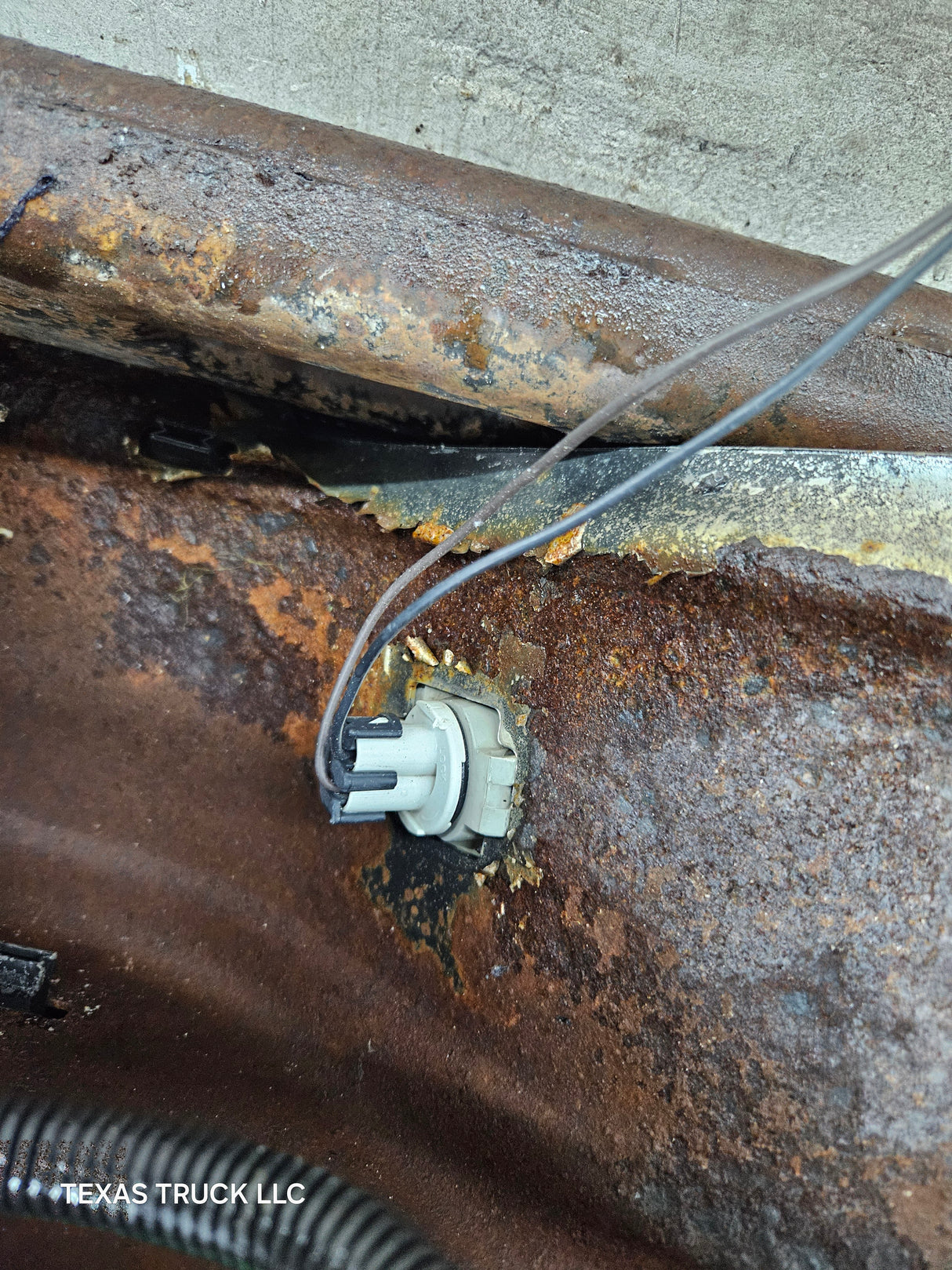 1999-2007 Chevrolet Silverado / GMC Sierra 1500 Rear Bumper