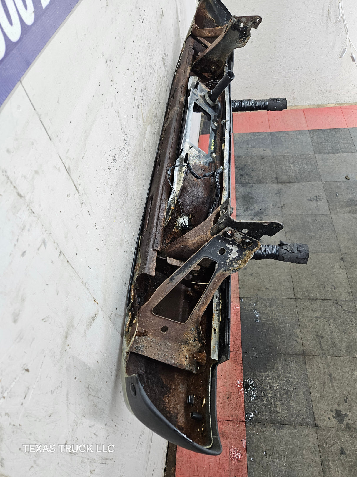 1999-2007 Chevrolet Silverado / GMC Sierra 1500 Rear Bumper