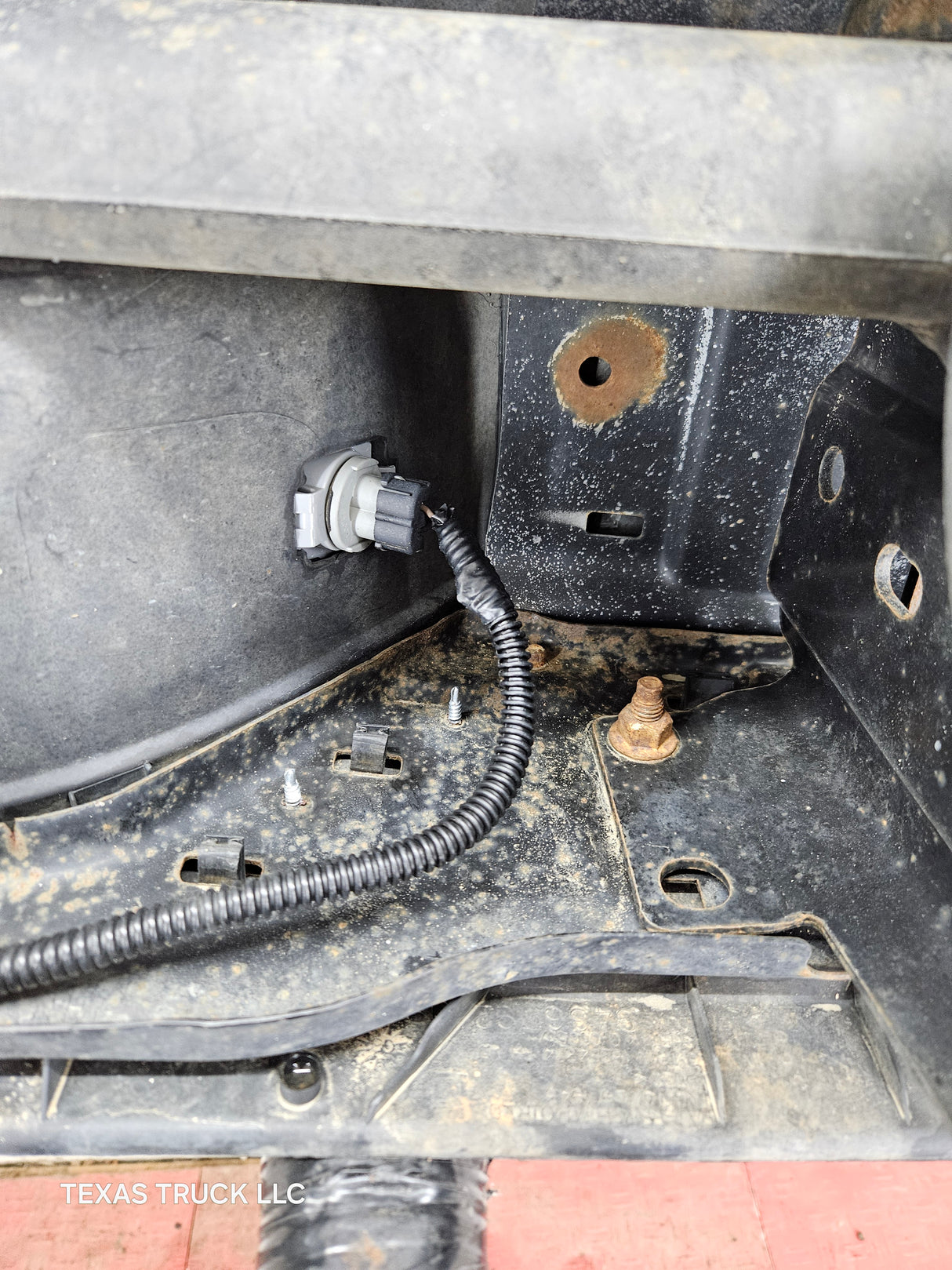 2011-2014 Chevrolet Silverado / GMC Sierra 1500 Rear Bumper