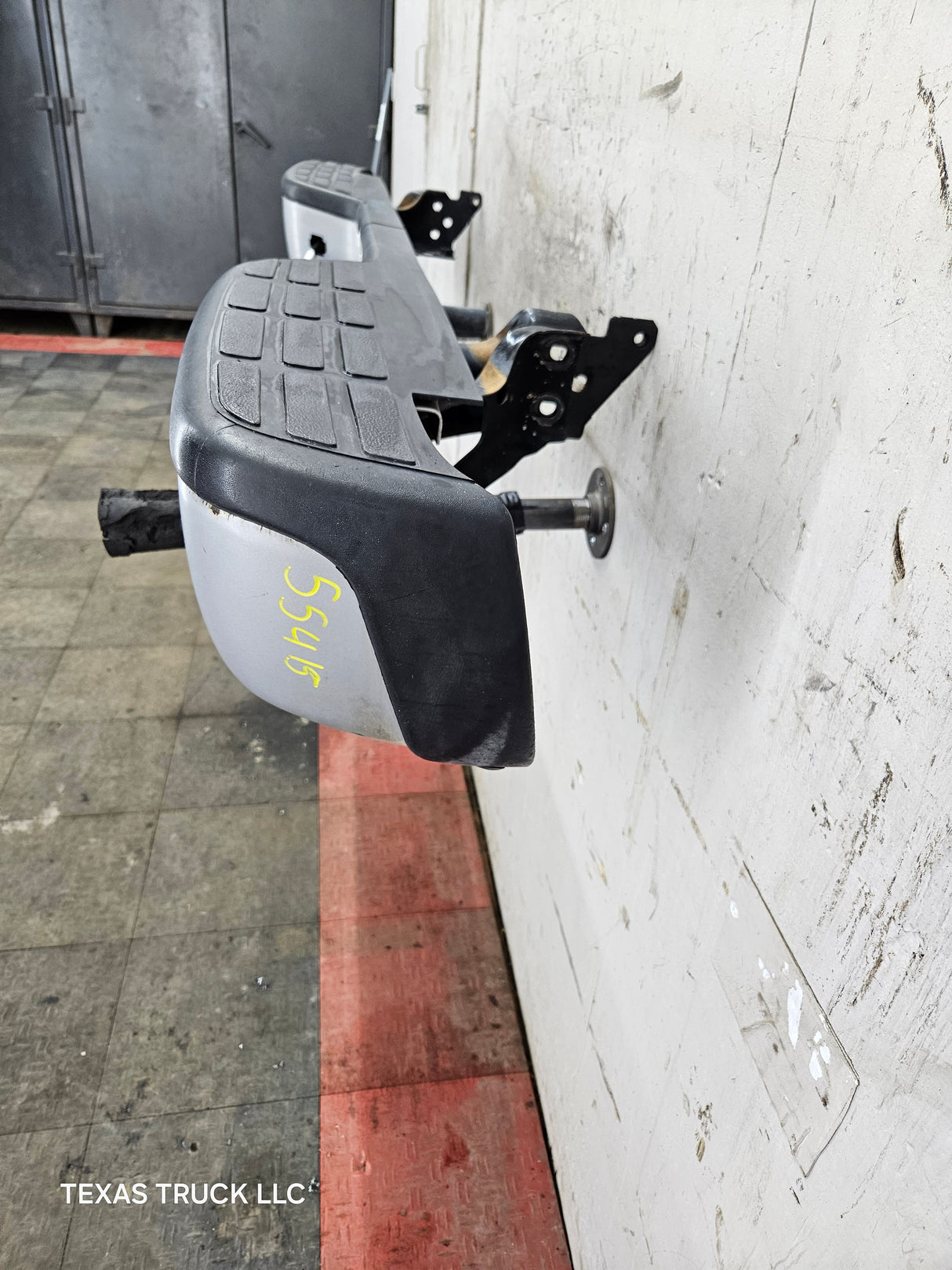 1999-2007 Chevrolet Silverado / GMC Sierra 1500 Painted Rear Bumper