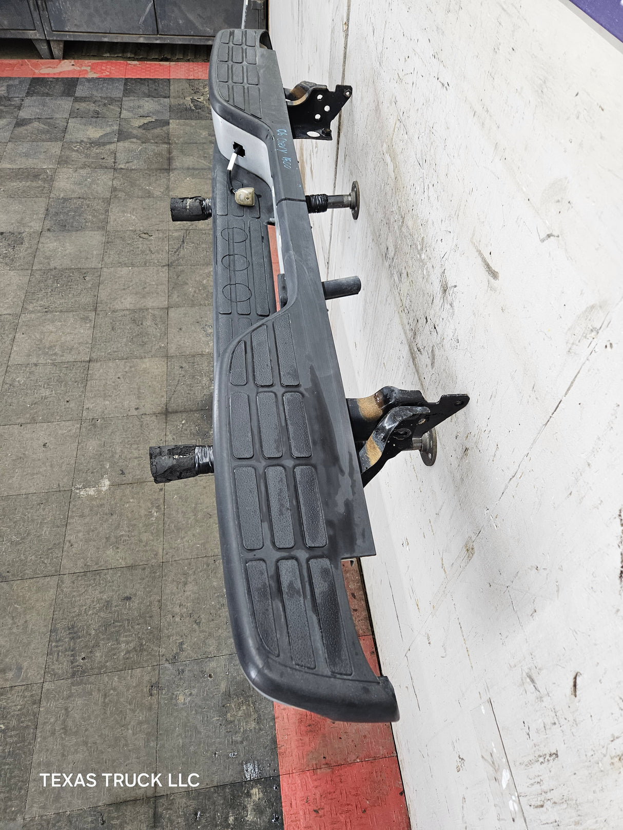 1999-2007 Chevrolet Silverado / GMC Sierra 1500 Painted Rear Bumper