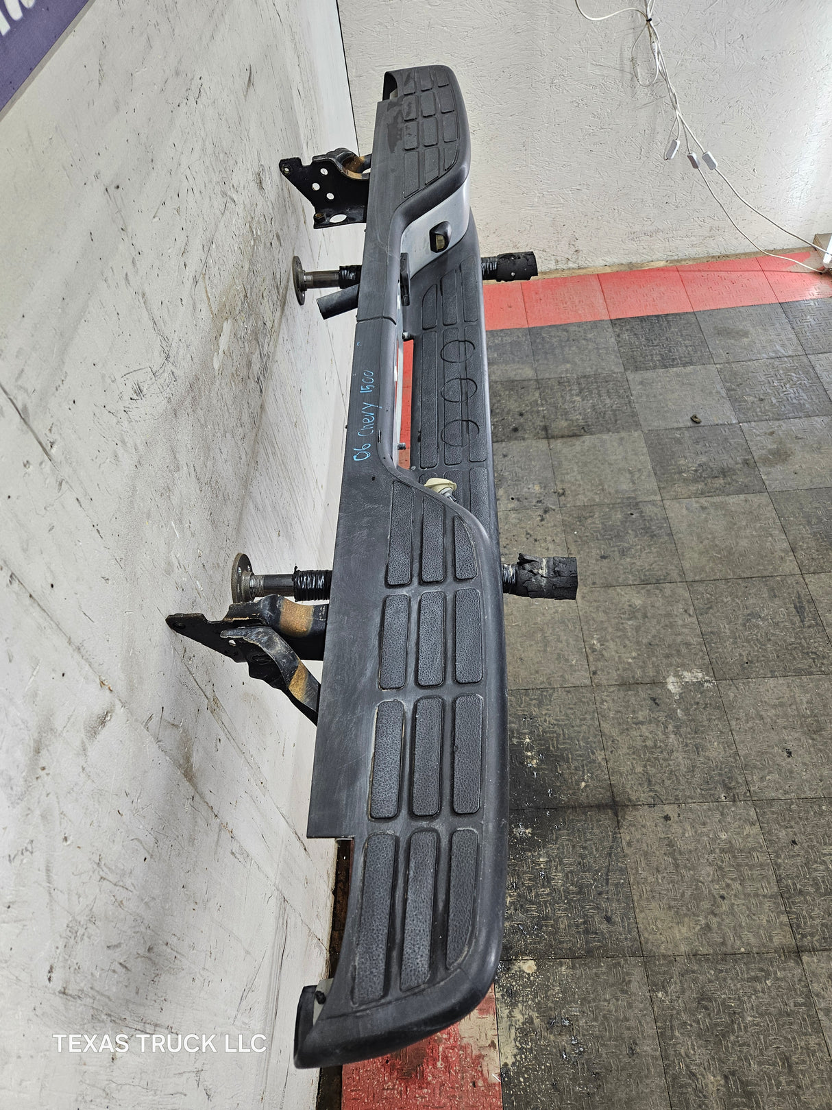 1999-2007 Chevrolet Silverado / GMC Sierra 1500 Painted Rear Bumper