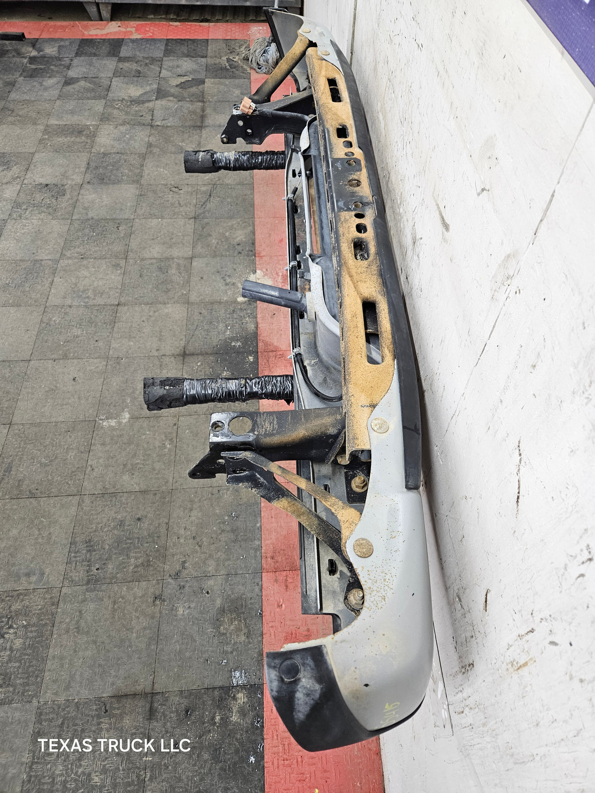 1999-2007 Chevrolet Silverado / GMC Sierra 1500 Painted Rear Bumper