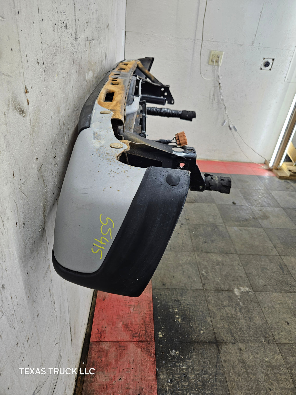 1999-2007 Chevrolet Silverado / GMC Sierra 1500 Painted Rear Bumper