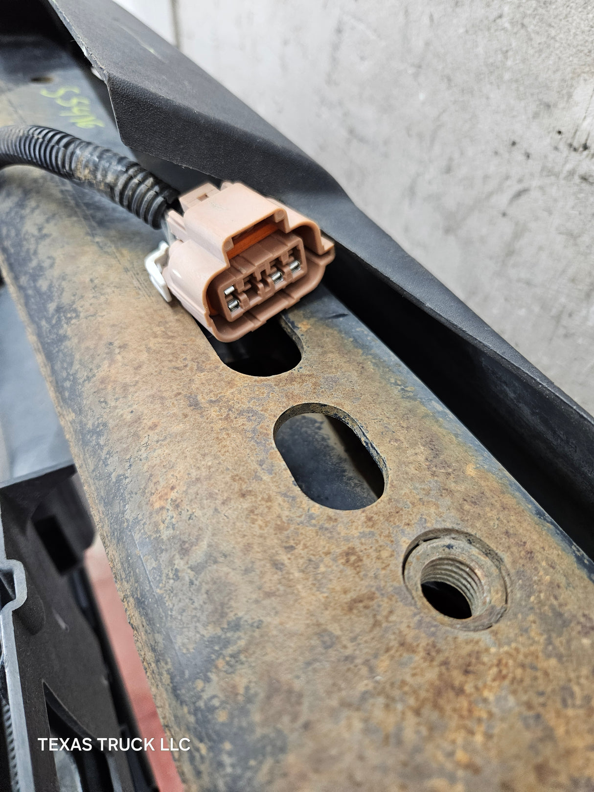 2011-2014 Chevrolet Silverado / GMC Sierra 1500 Rear Bumper