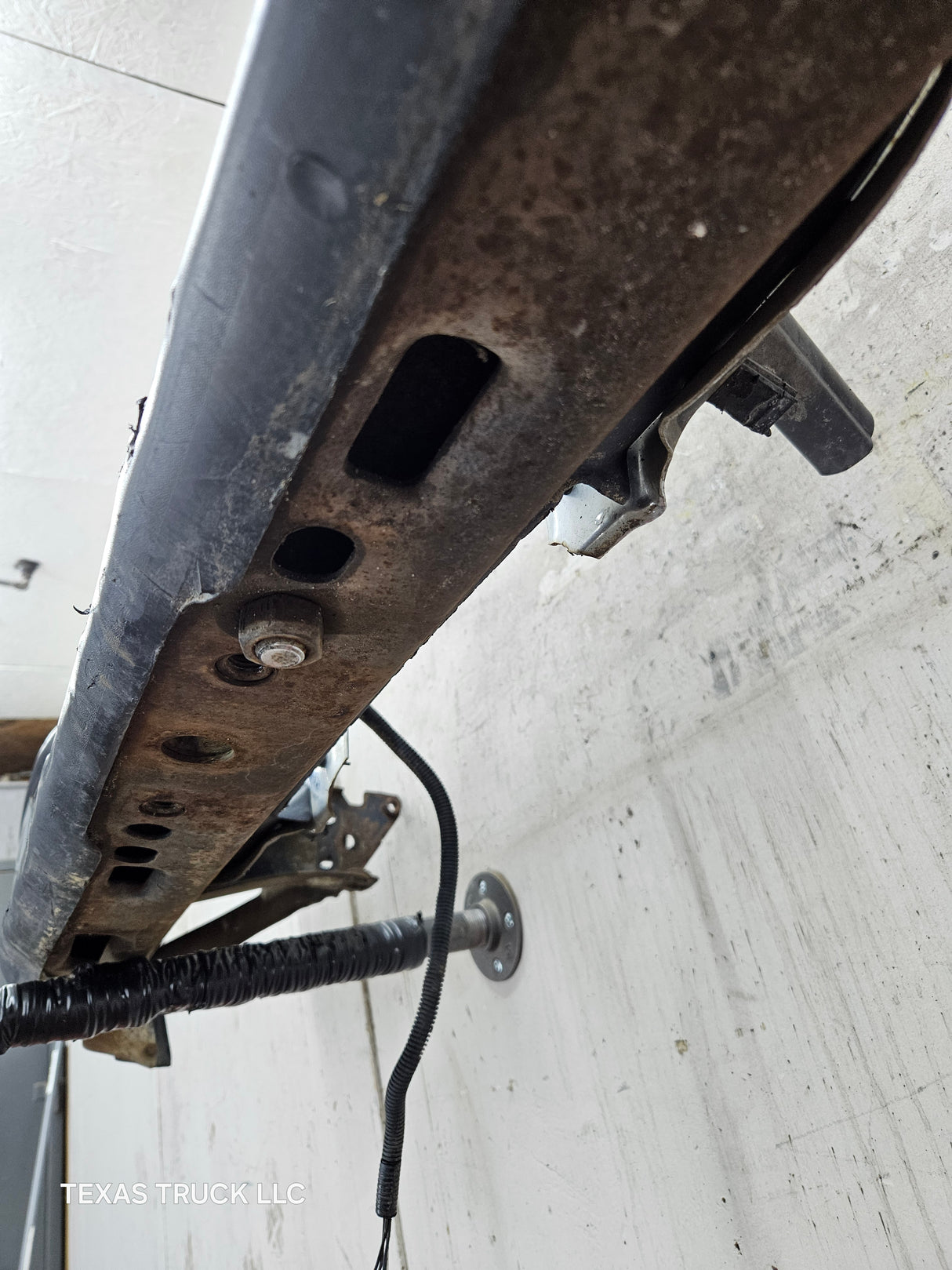 1999-2007 Chevrolet Silverado / GMC Sierra 1500 Rear Bumper