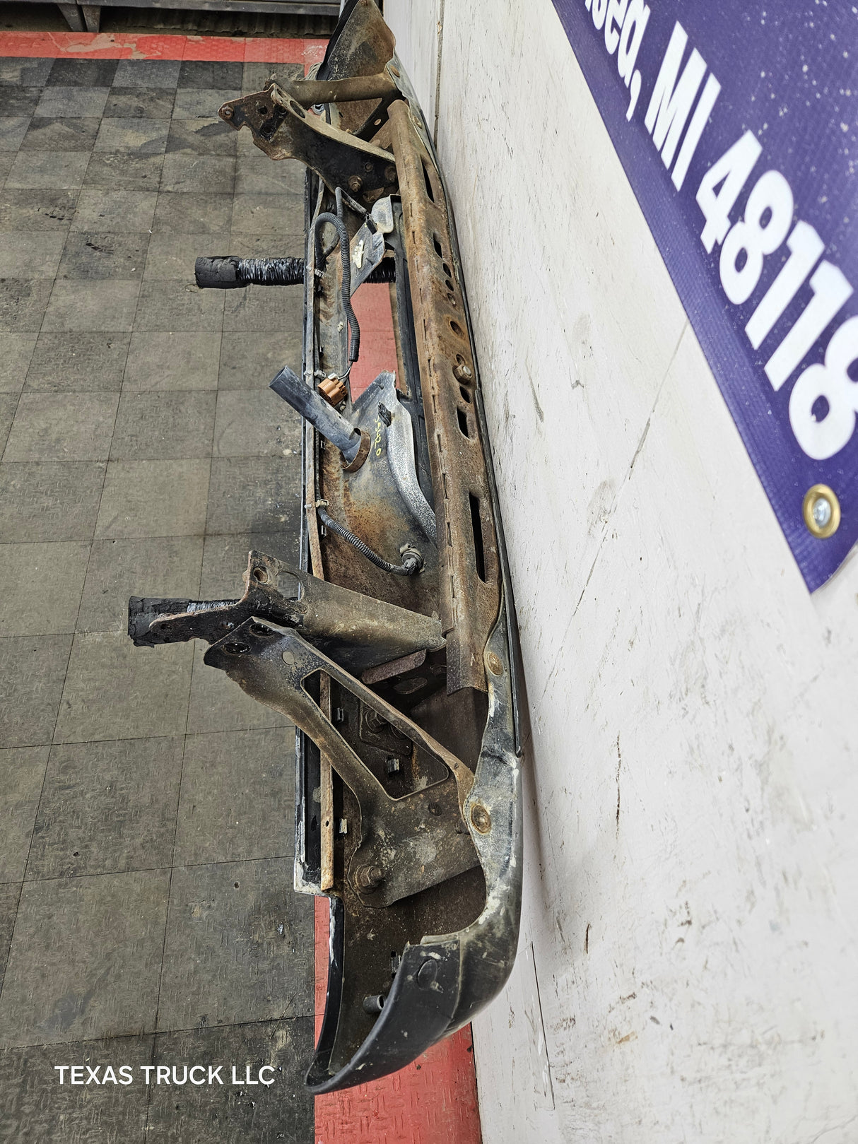 1999-2007 Chevrolet Silverado / GMC Sierra 1500 Rear Bumper