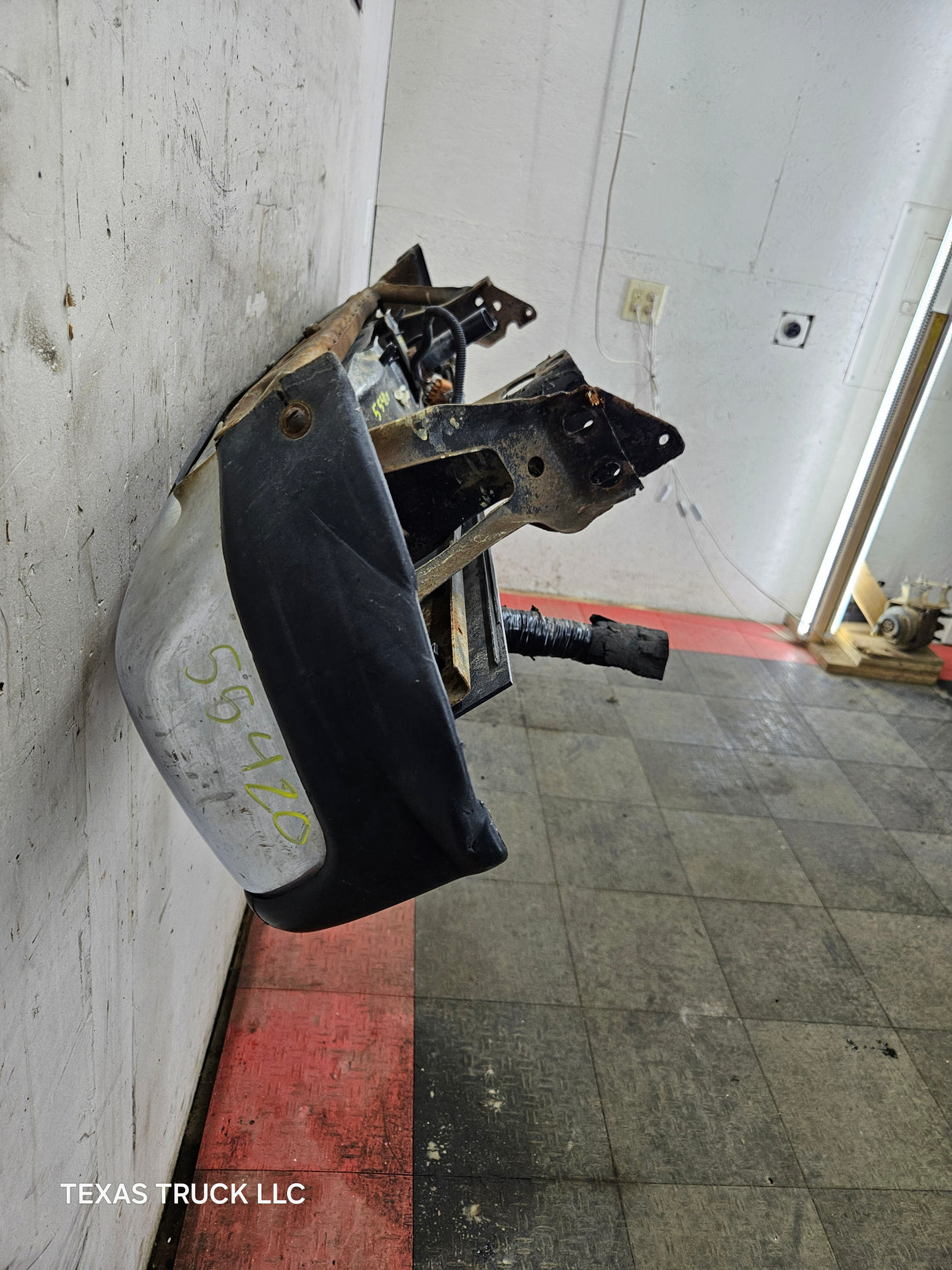 1999-2007 Chevrolet Silverado / GMC Sierra 1500 Rear Bumper