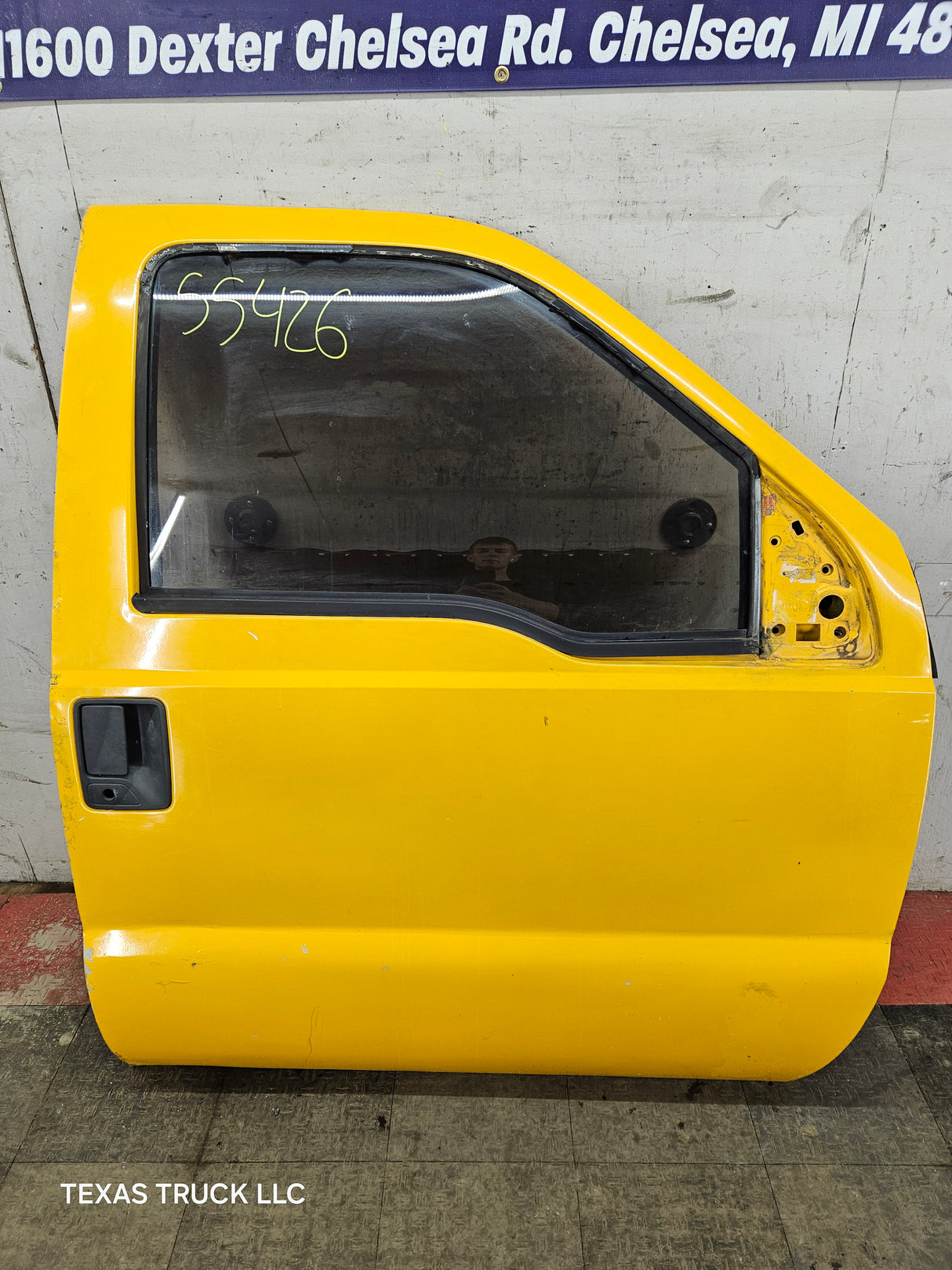 1999-2011 Ford Super Duty RH Front Passenger Side Door F250 F350 F450 F550