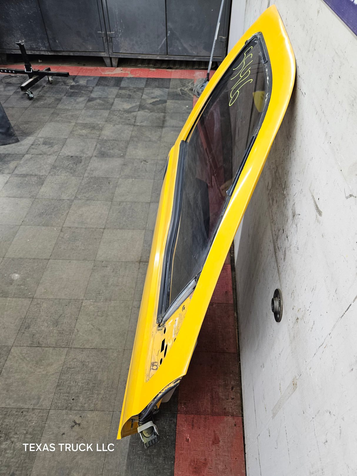 1999-2011 Ford Super Duty RH Front Passenger Side Door F250 F350 F450 F550