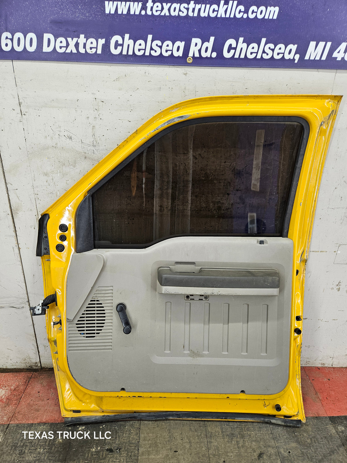 1999-2011 Ford Super Duty RH Front Passenger Side Door F250 F350 F450 F550