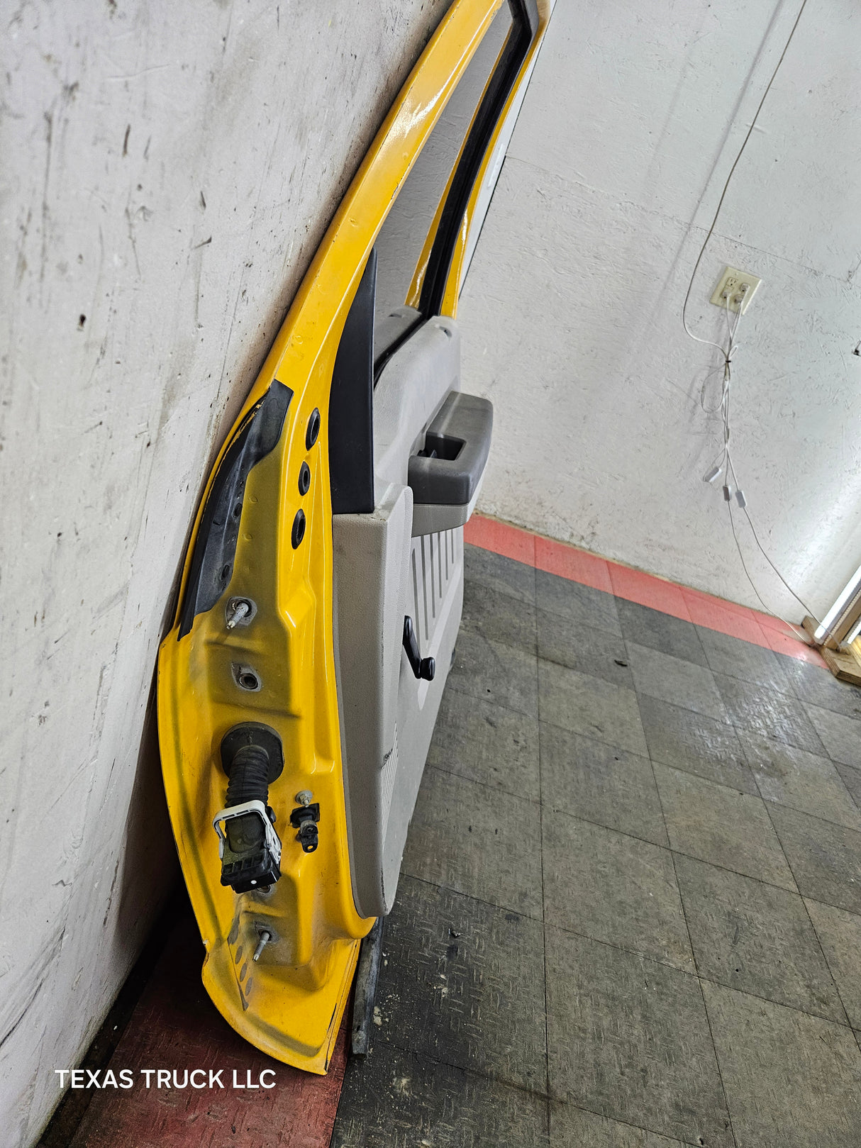 1999-2011 Ford Super Duty RH Front Passenger Side Door F250 F350 F450 F550