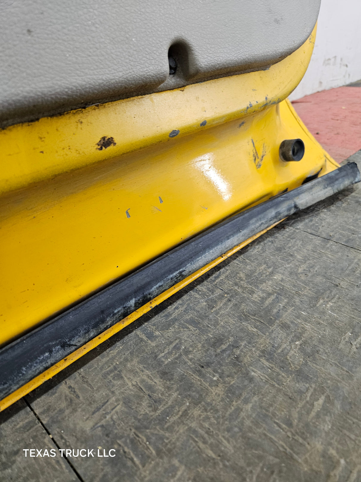 1999-2011 Ford Super Duty RH Front Passenger Side Door F250 F350 F450 F550