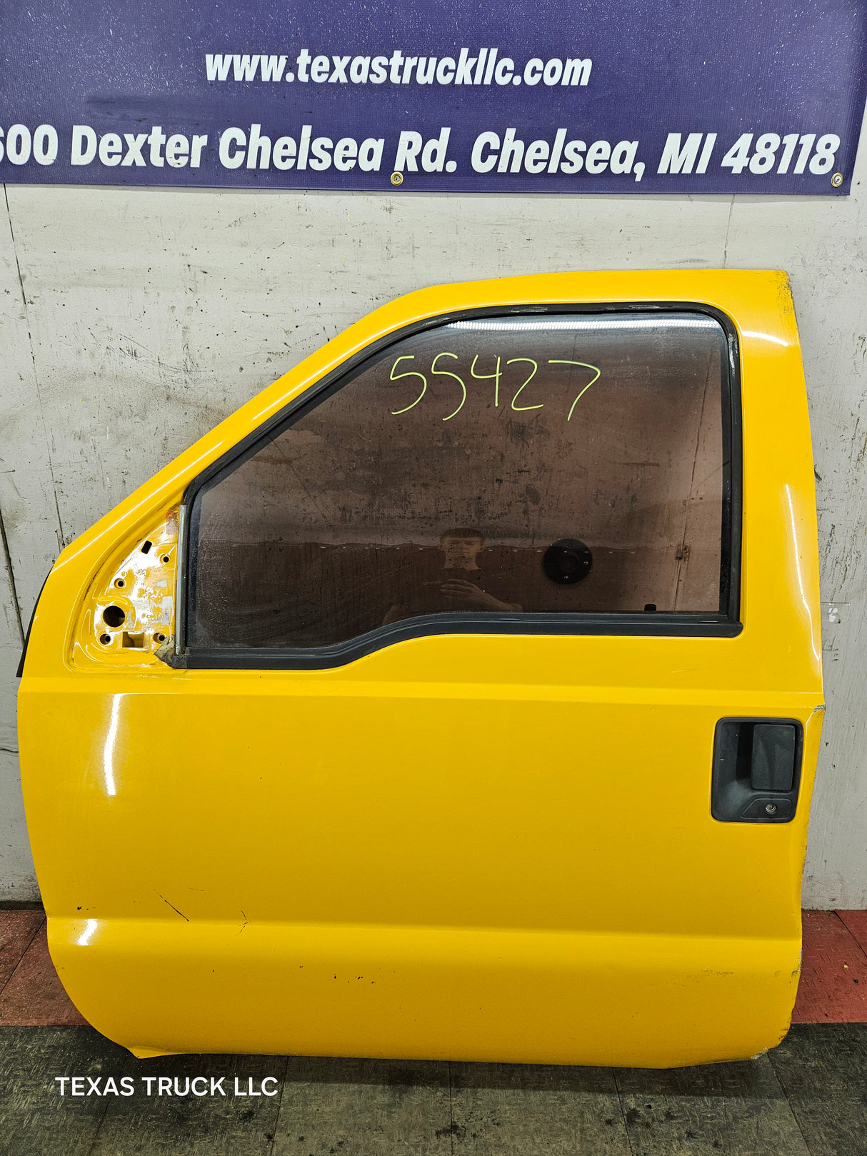 1999-2011 Ford Super Duty LH Front Driver Side Door F250 F350 F450 F550