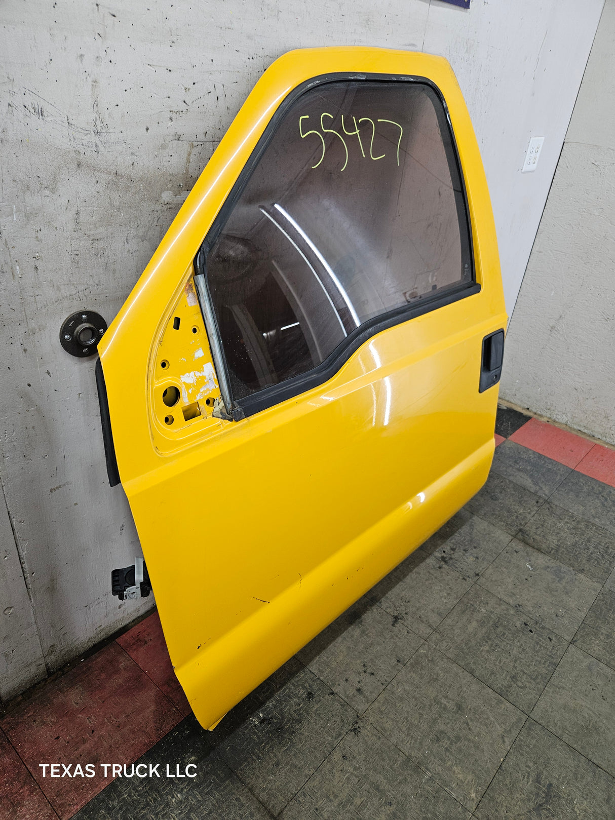 1999-2011 Ford Super Duty LH Front Driver Side Door F250 F350 F450 F550