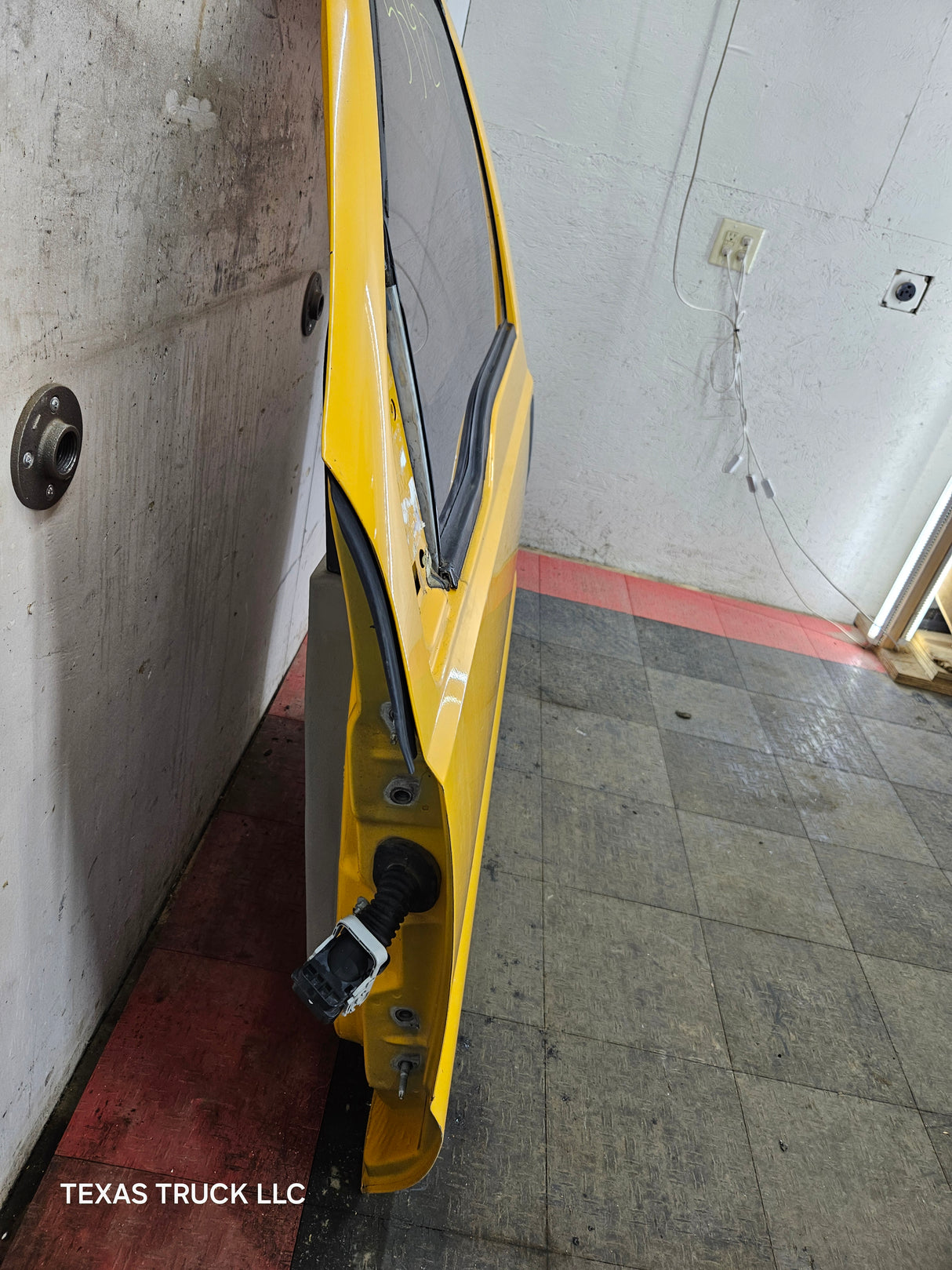 1999-2011 Ford Super Duty LH Front Driver Side Door F250 F350 F450 F550