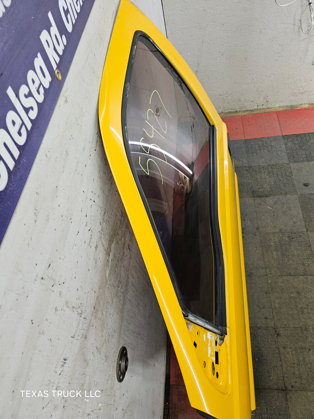 1999-2011 Ford Super Duty LH Front Driver Side Door F250 F350 F450 F550