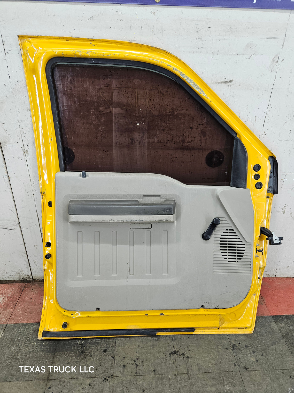1999-2011 Ford Super Duty LH Front Driver Side Door F250 F350 F450 F550