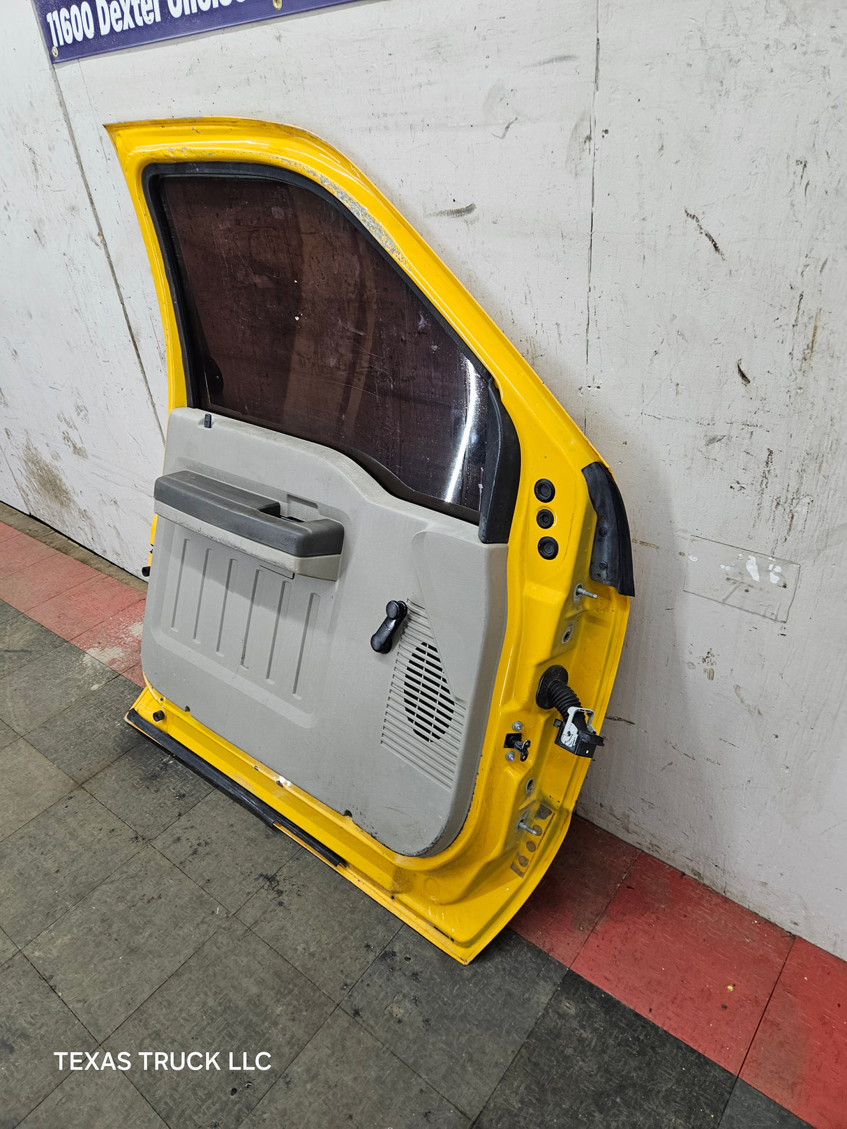 1999-2011 Ford Super Duty LH Front Driver Side Door F250 F350 F450 F550