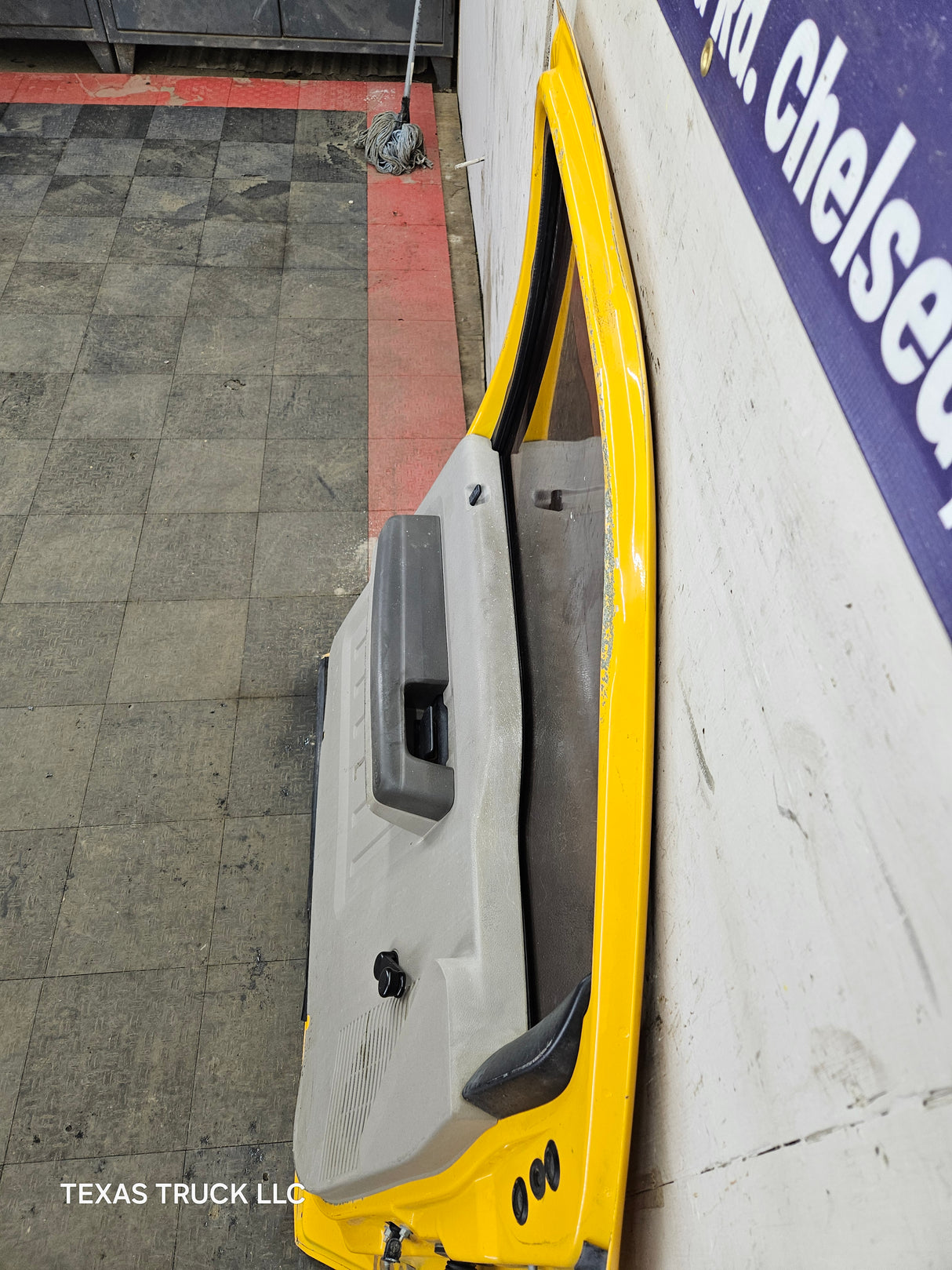 1999-2011 Ford Super Duty LH Front Driver Side Door F250 F350 F450 F550