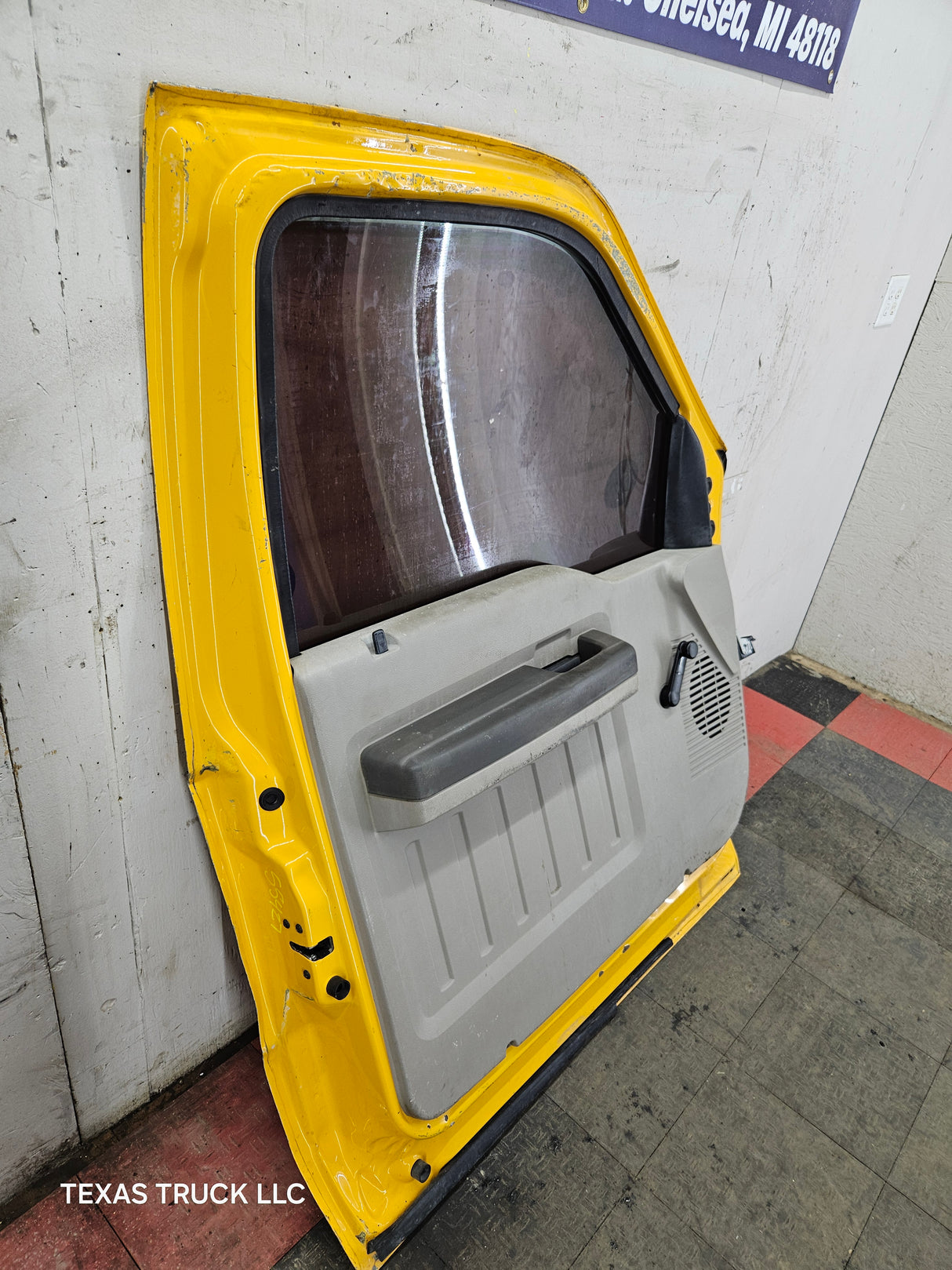 1999-2011 Ford Super Duty LH Front Driver Side Door F250 F350 F450 F550