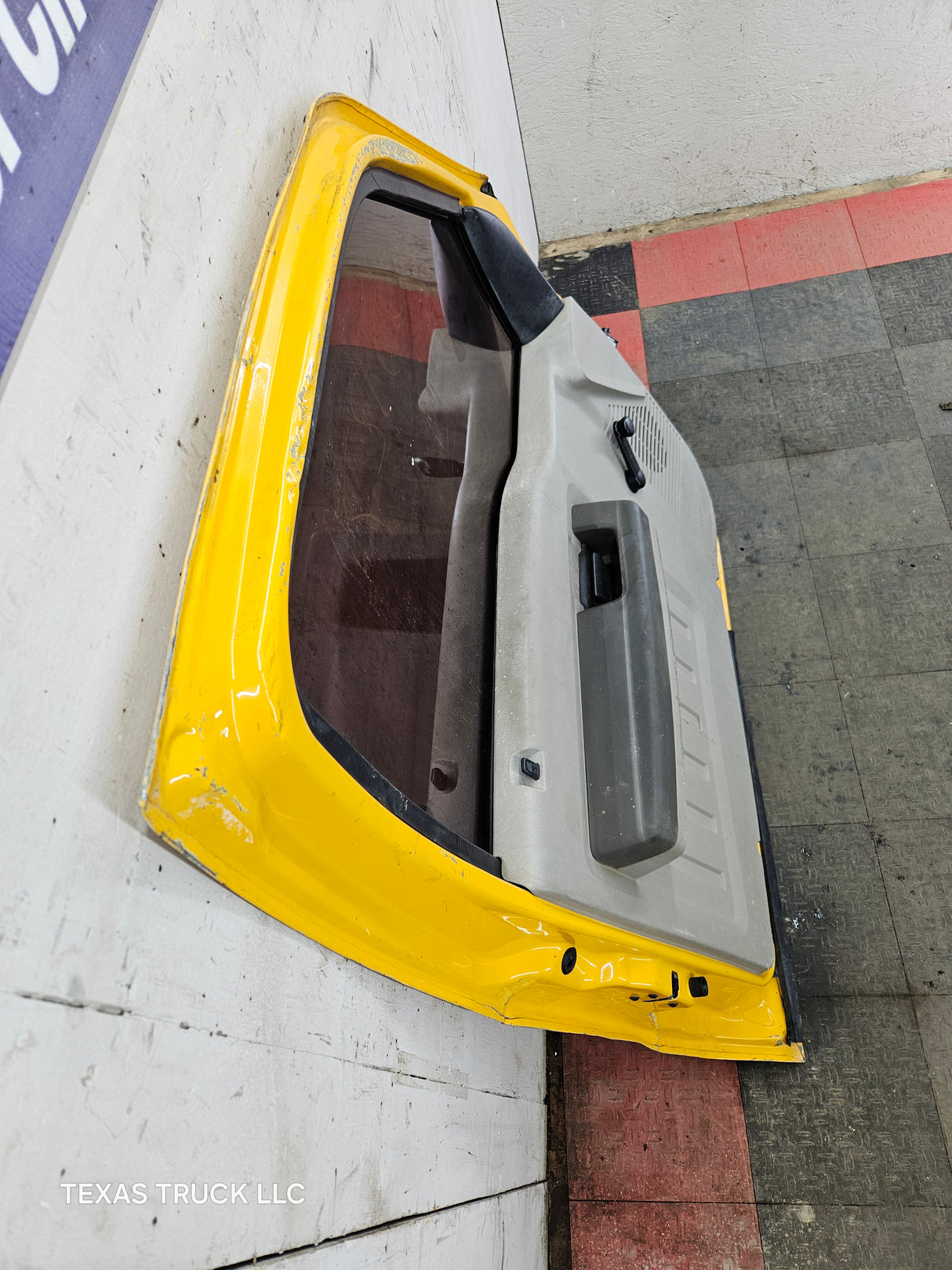 1999-2011 Ford Super Duty LH Front Driver Side Door F250 F350 F450 F550