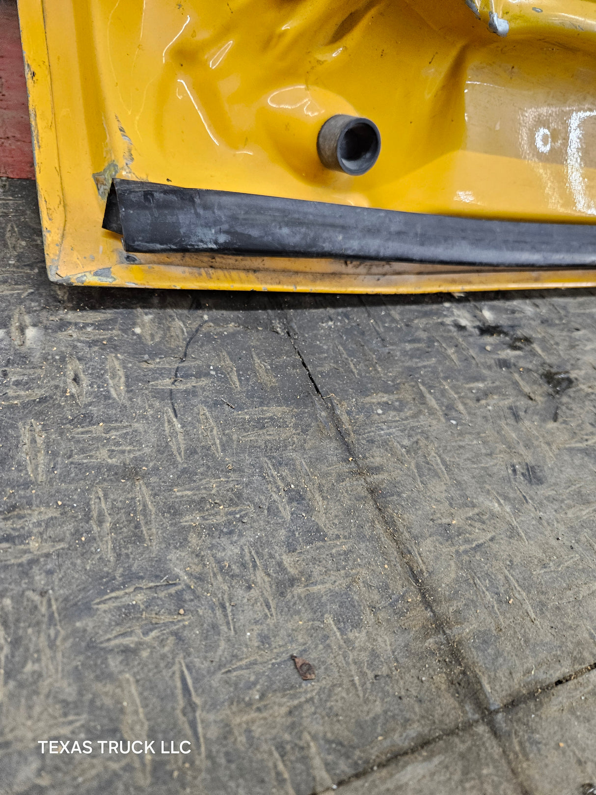 1999-2011 Ford Super Duty LH Front Driver Side Door F250 F350 F450 F550