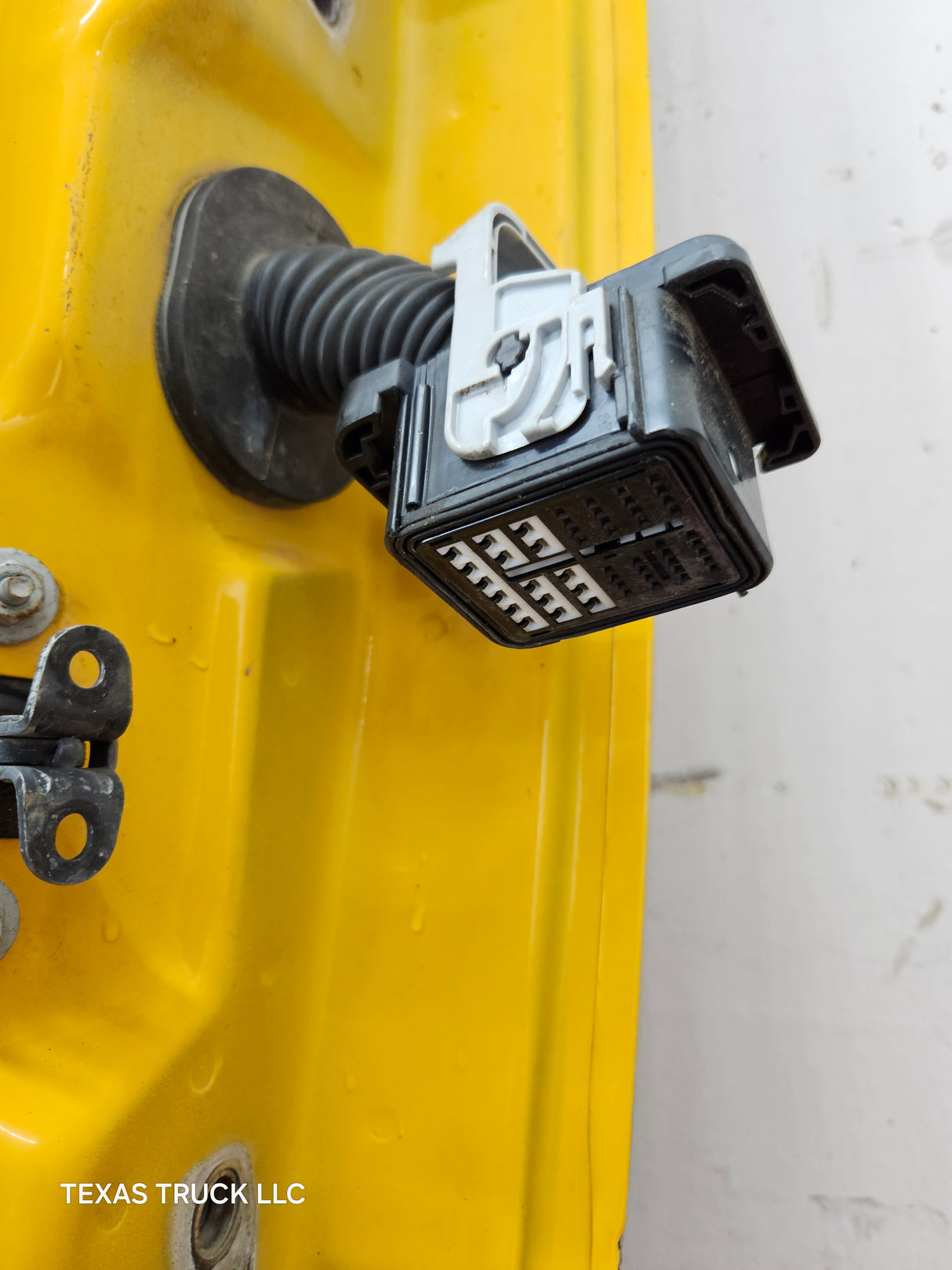 1999-2011 Ford Super Duty LH Front Driver Side Door F250 F350 F450 F550