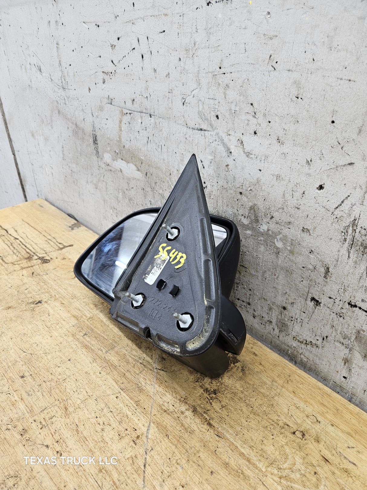 1999-2006 Chevrolet Silverado GMC Sierra 1500 2500 LH Driver Side Manual Mirror