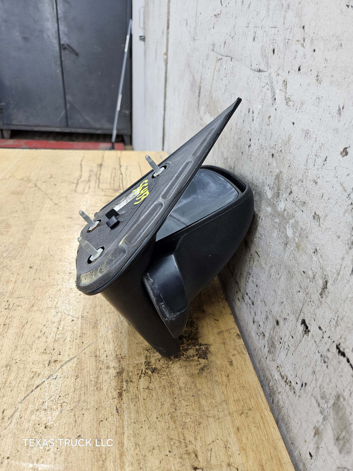 1999-2006 Chevrolet Silverado GMC Sierra 1500 2500 LH Driver Side Manual Mirror