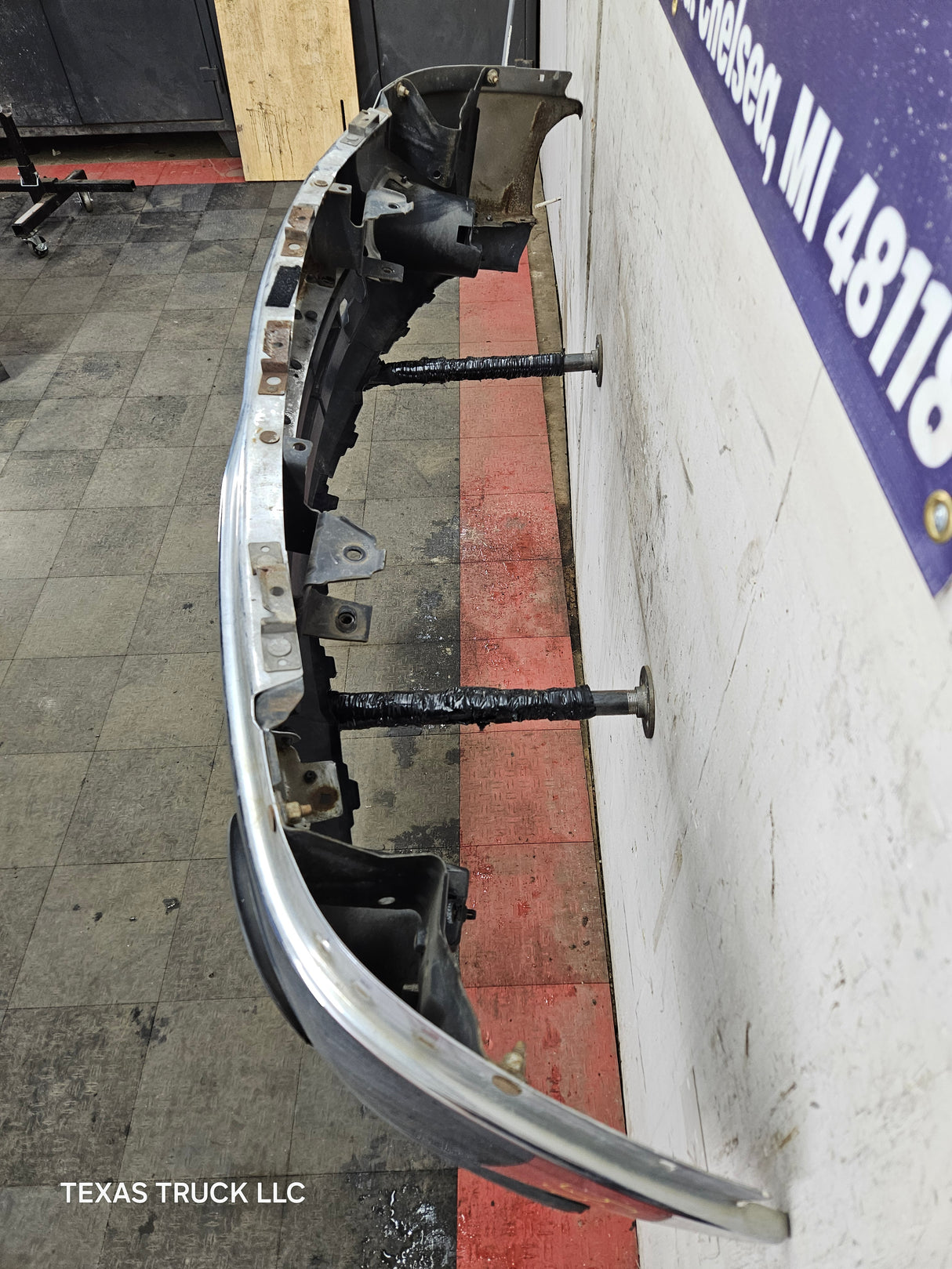 2007-2010 GMC Sierra 2500 3500 HD Front Bumper