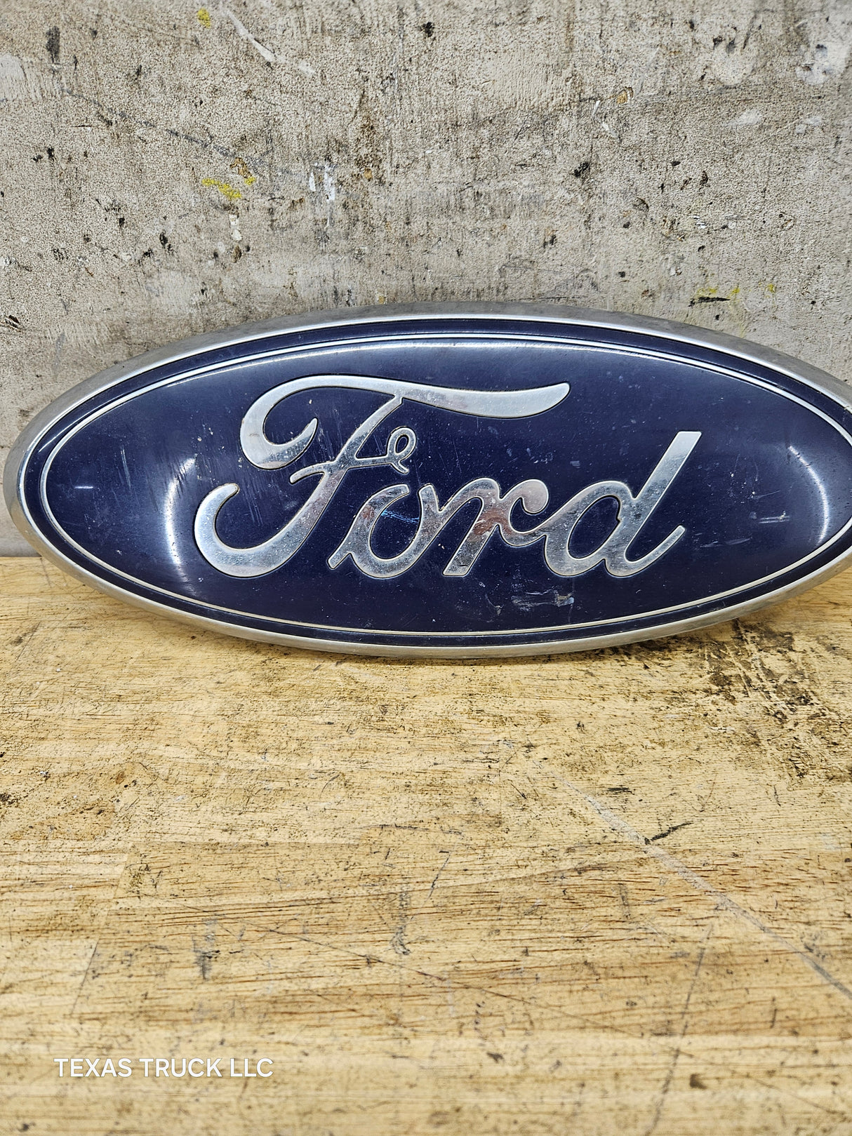 2011-2016 Ford Super Duty Ford grill emblem F250 F350 F450 F550