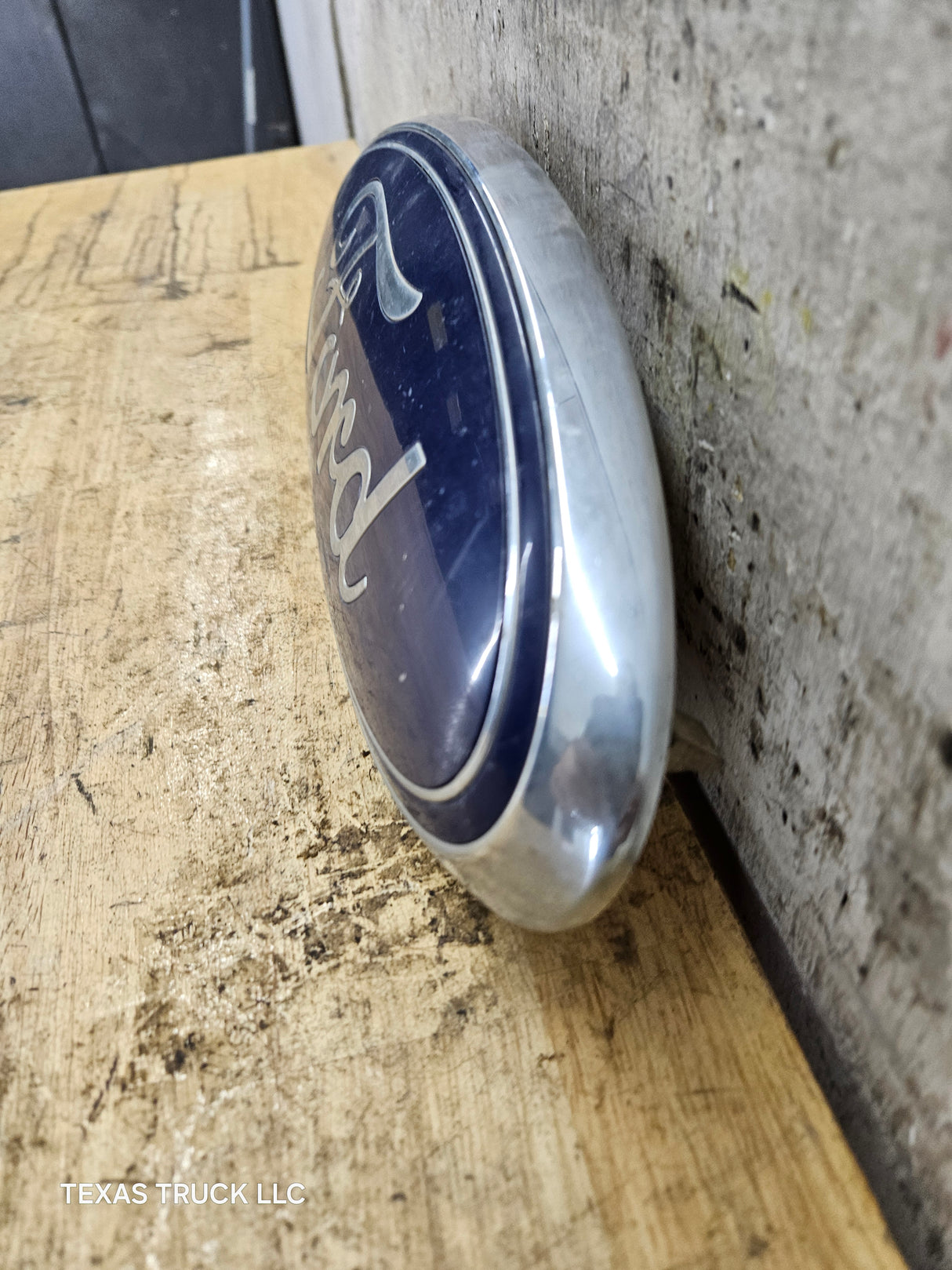 2011-2016 Ford Super Duty Ford grill emblem F250 F350 F450 F550