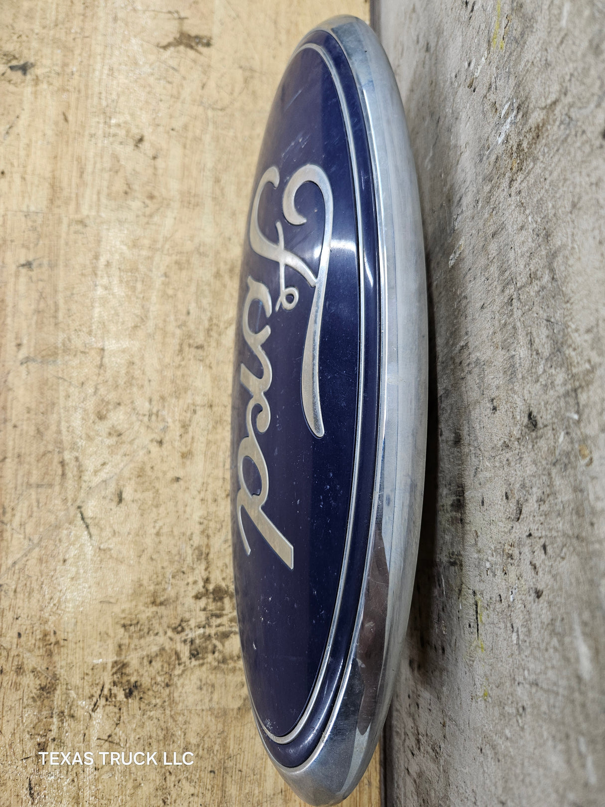 2011-2016 Ford Super Duty Ford grill emblem F250 F350 F450 F550