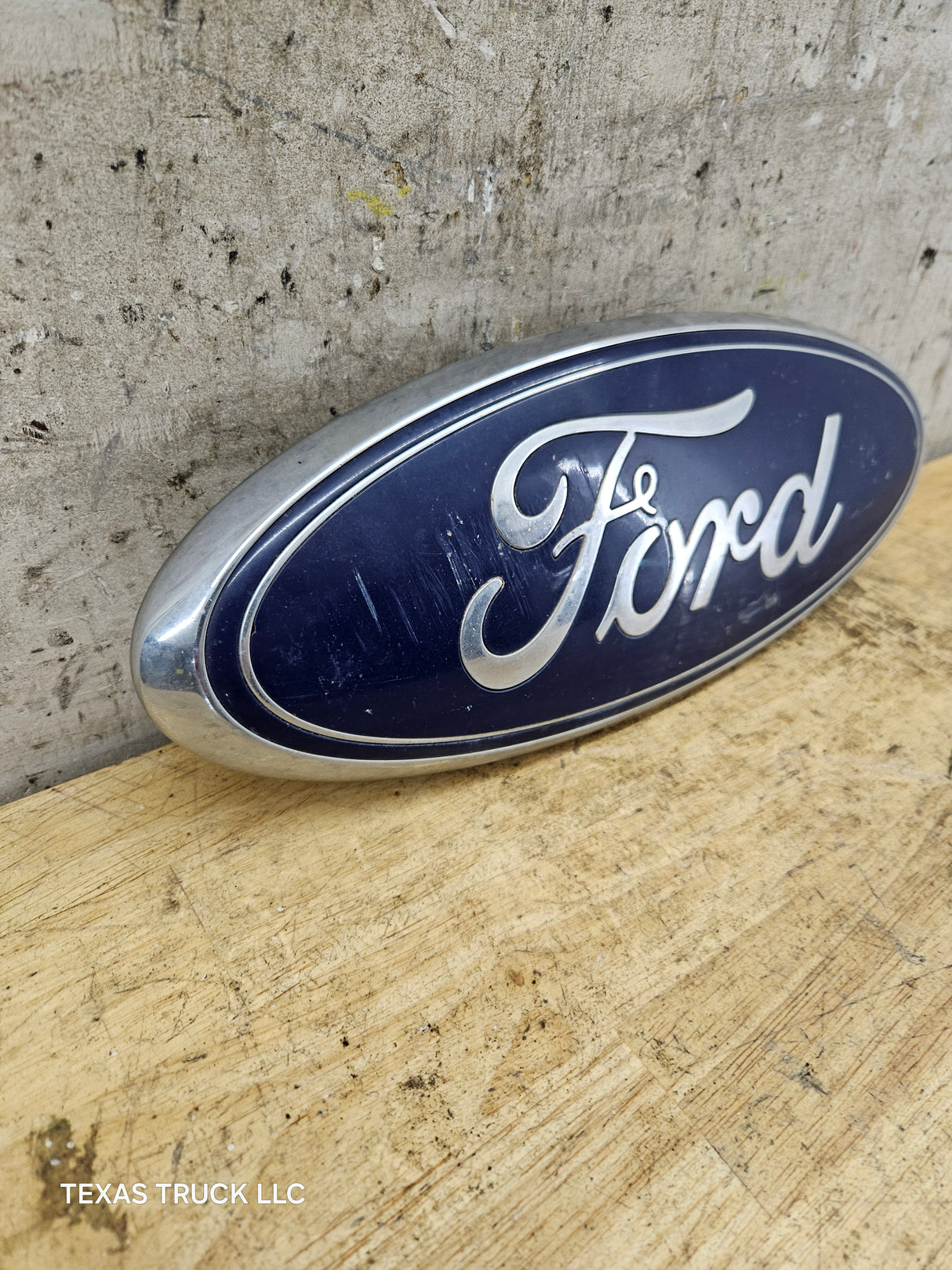 2011-2016 Ford Super Duty Ford grill emblem F250 F350 F450 F550