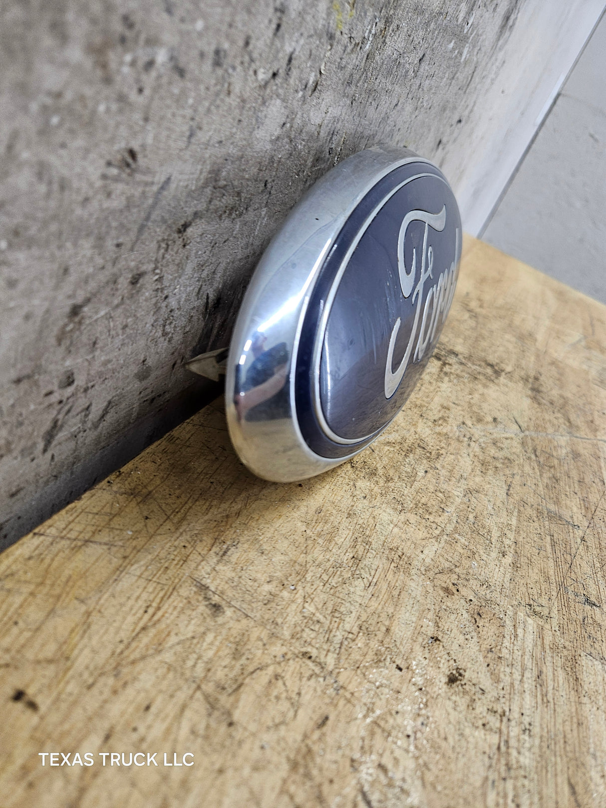 2011-2016 Ford Super Duty Ford grill emblem F250 F350 F450 F550