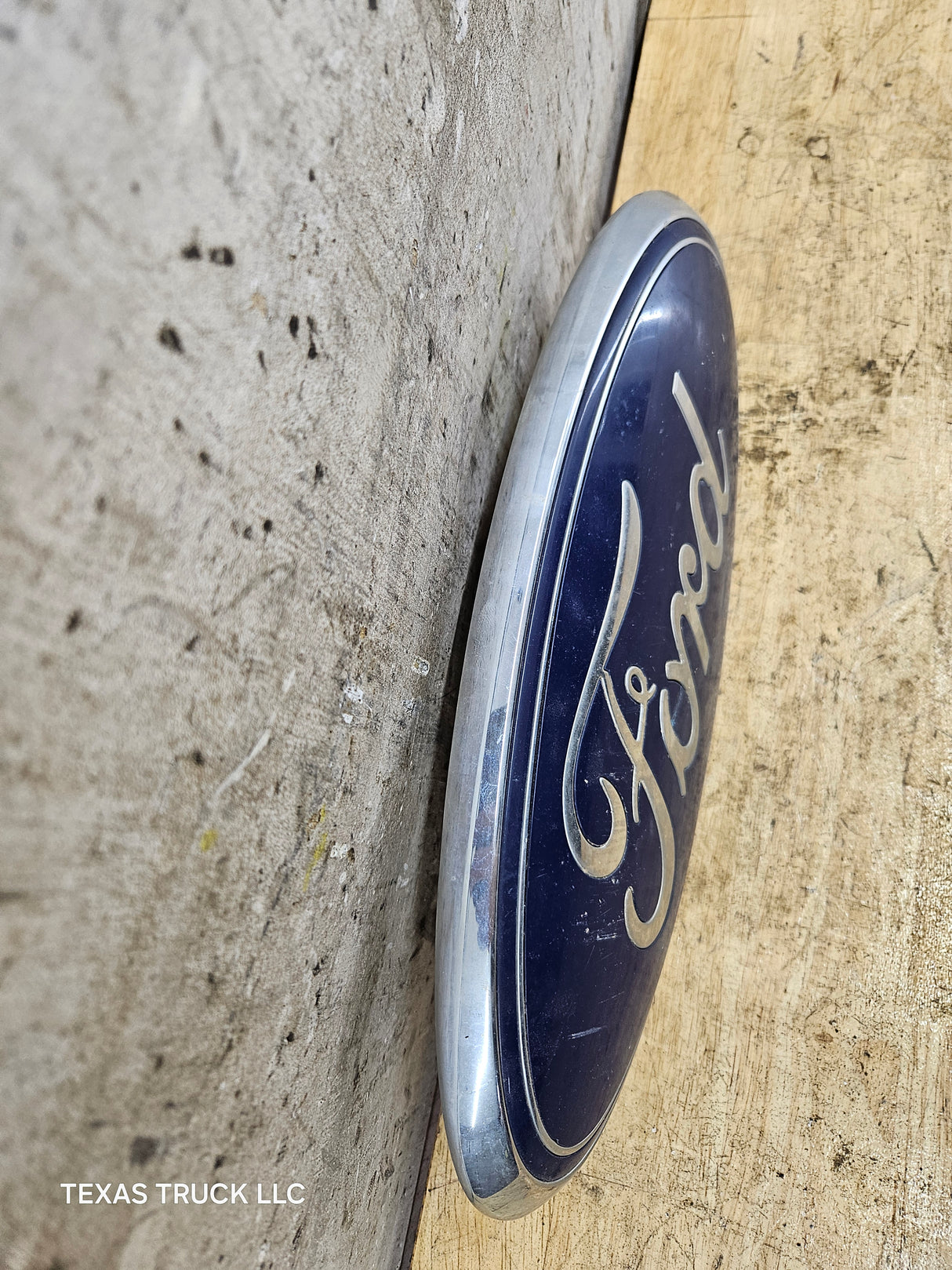 2011-2016 Ford Super Duty Ford grill emblem F250 F350 F450 F550