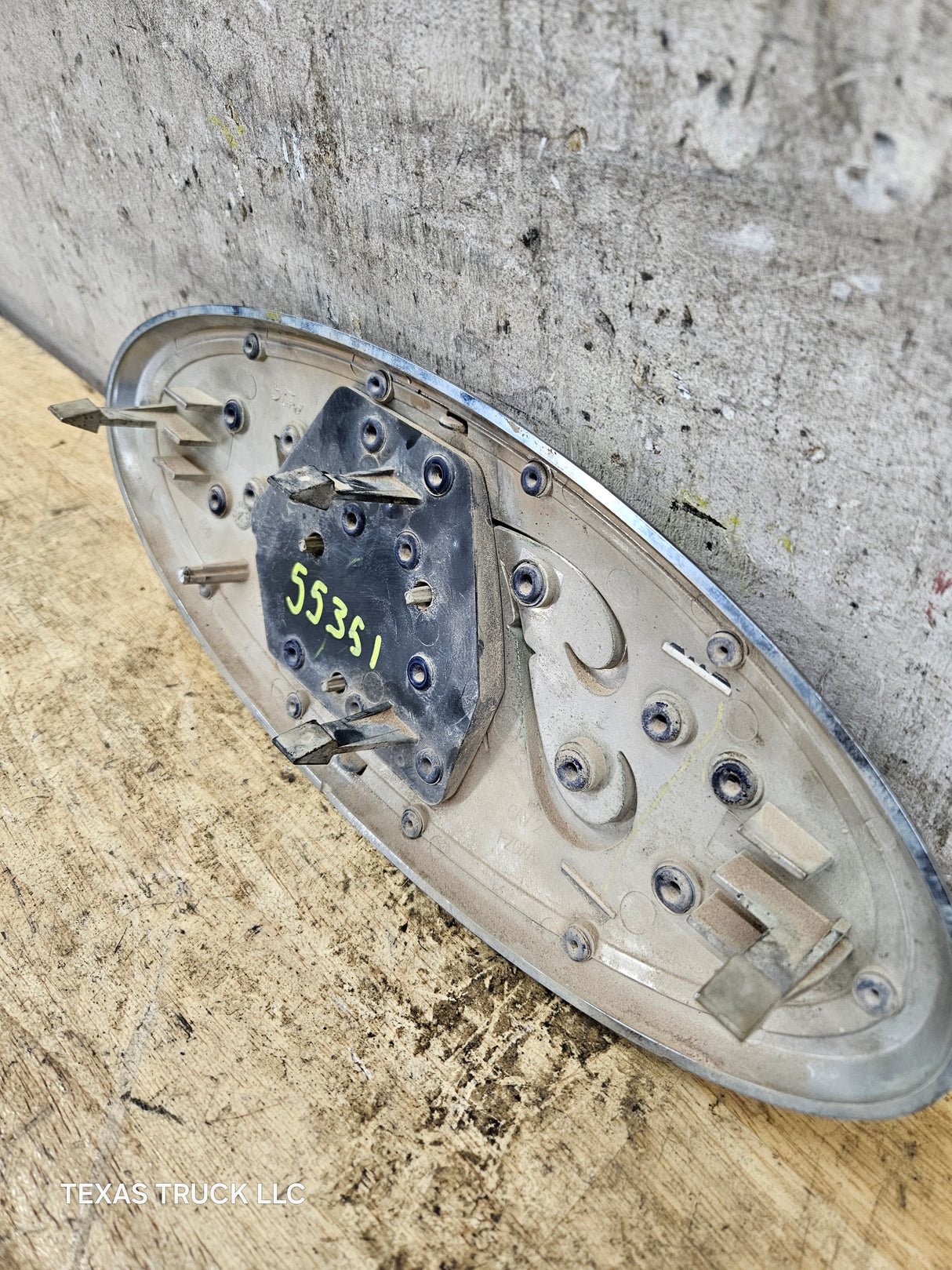 2011-2016 Ford Super Duty Ford grill emblem F250 F350 F450 F550