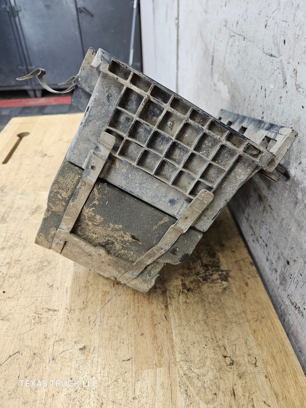 2011-2016 Ford F250 F350 Super Duty 6.7L Air Filter Housing Box Air Cleaner Lower Half BC3A-9A612-AC