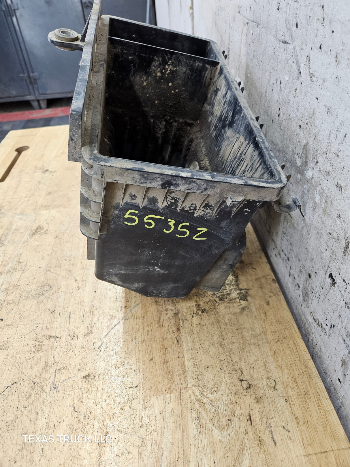 2011-2016 Ford F250 F350 Super Duty 6.7L Air Filter Housing Box Air Cleaner Lower Half BC3A-9A612-AC