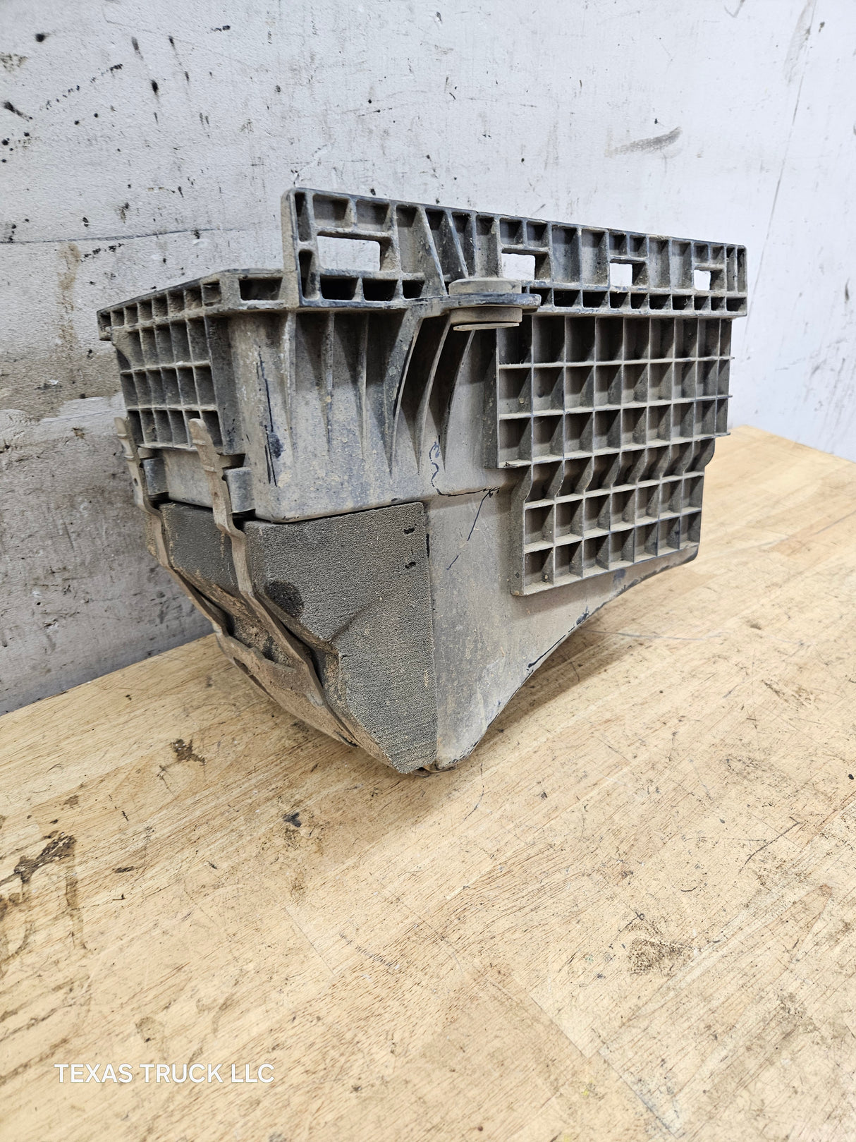 2011-2016 Ford F250 F350 Super Duty 6.7L Air Filter Housing Box Air Cleaner Lower Half BC3A-9A612-AC