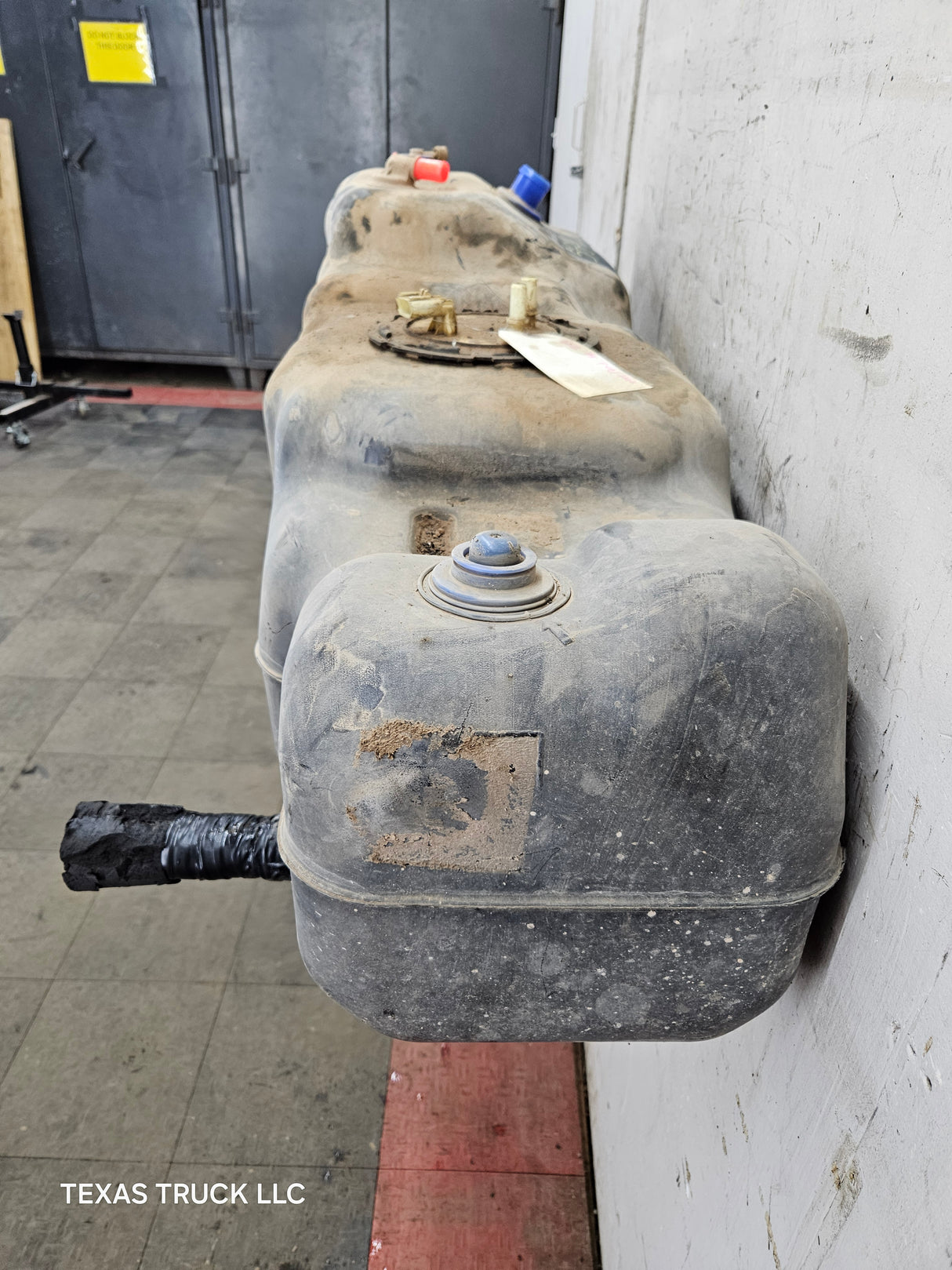 2011-2014 Ford F250 F350 Super Duty Crew Cab Short Bed 6' 9" Bed Truck Fuel Tank