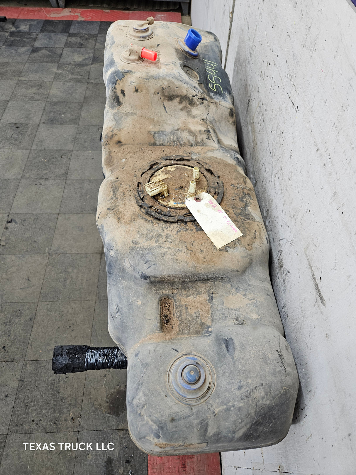 2011-2014 Ford F250 F350 Super Duty Crew Cab Short Bed 6' 9" Bed Truck Fuel Tank