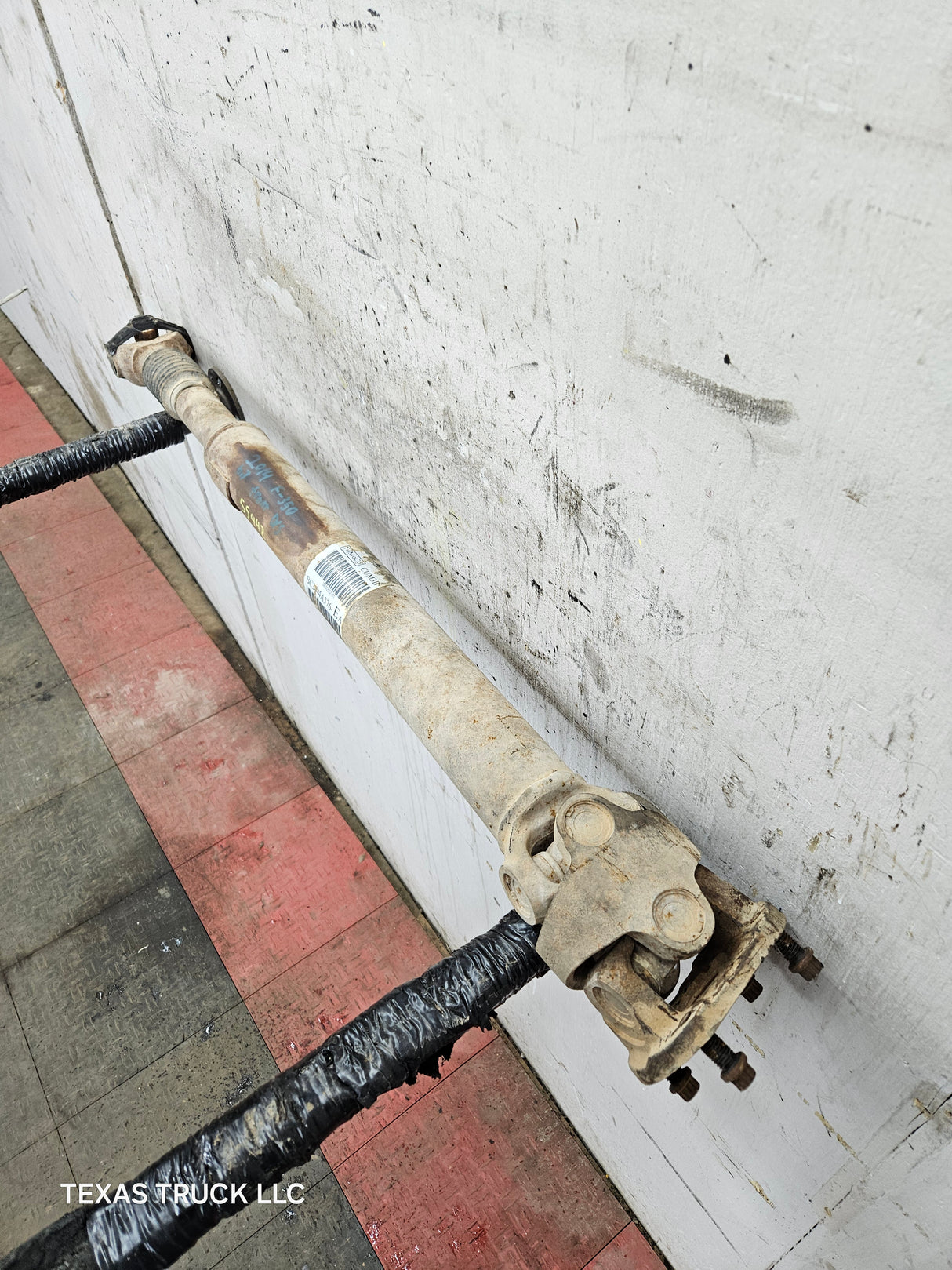 2011-2016 Ford F250 F350 F450 F550 Super Duty Front Drive Shaft BC34-4A376-EA