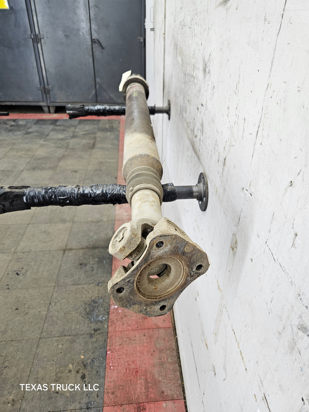 2011-2016 Ford F250 F350 F450 F550 Super Duty Front Drive Shaft BC34-4A376-EA