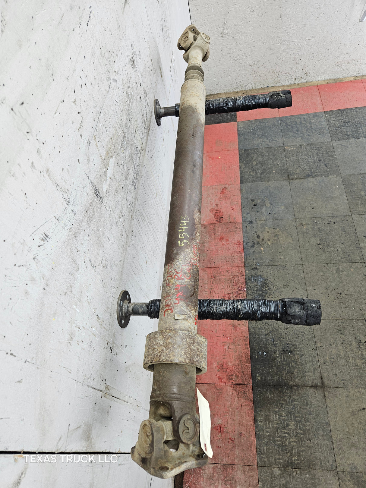 2011-2016 Ford F250 F350 F450 F550 Super Duty Front Drive Shaft BC34-4A376-EA