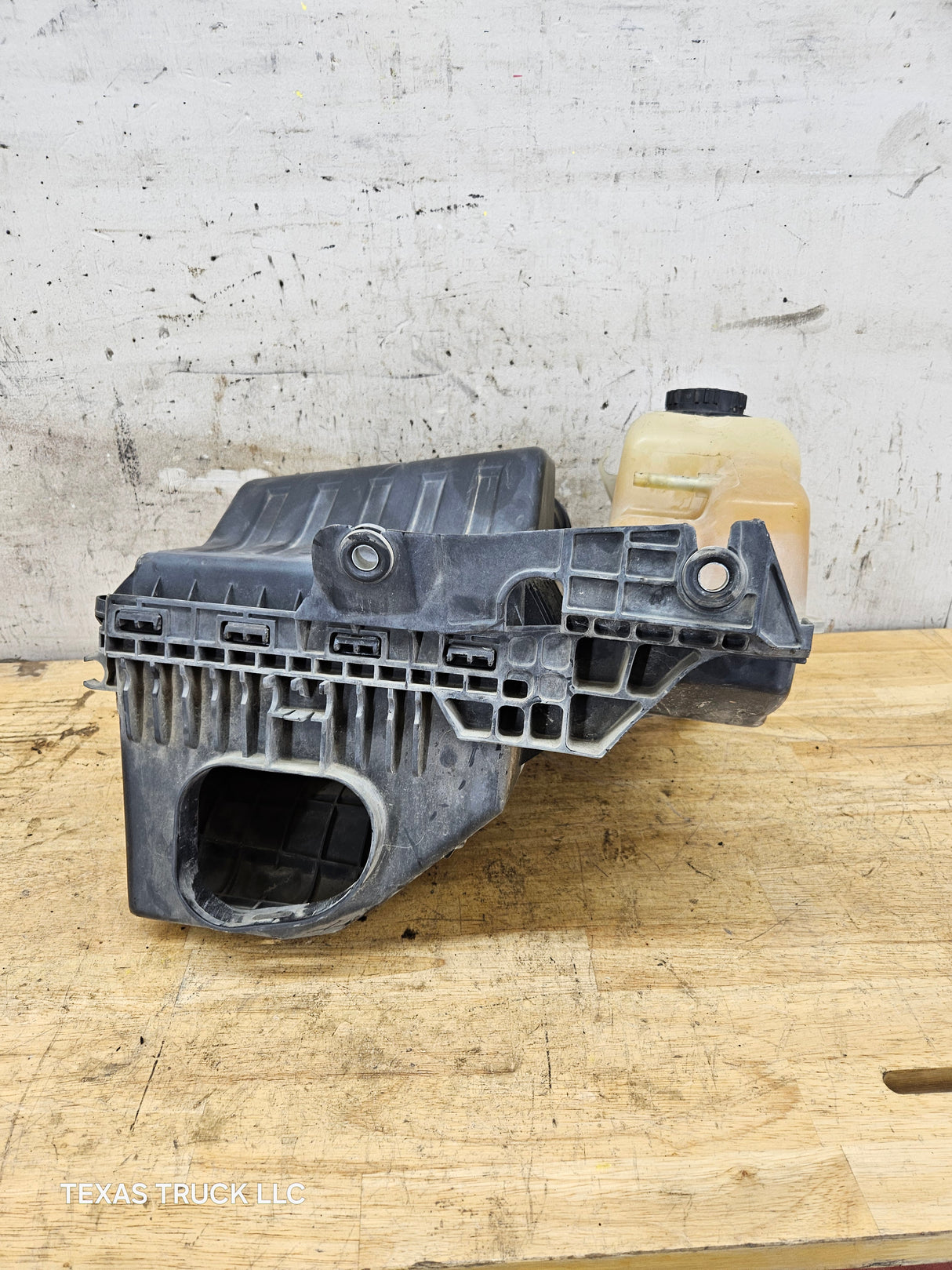 2008-2010 Ford F250 F350 Super Duty 5.4 V8 OEM Air Intake Tube Duct Assembly