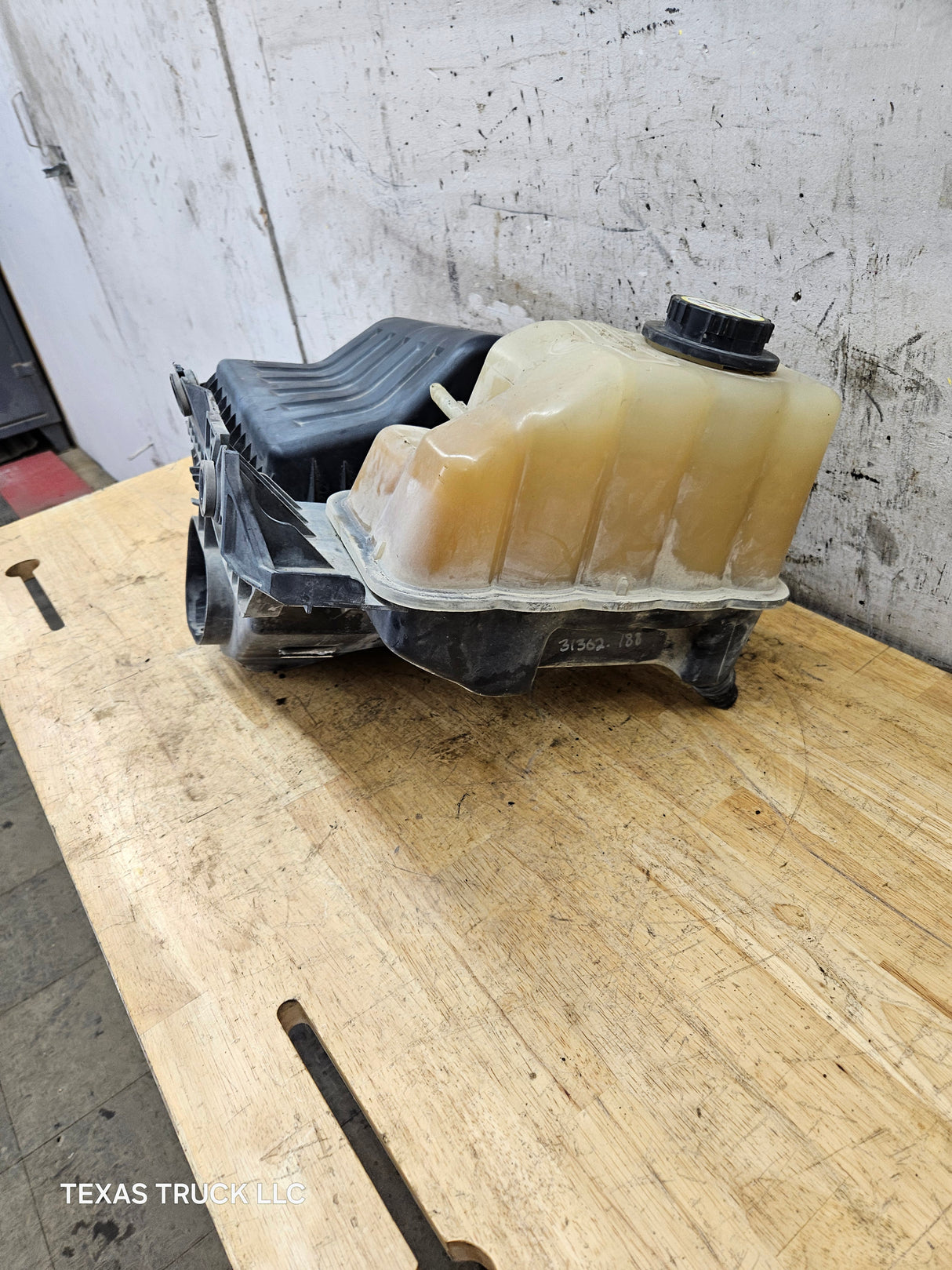 2008-2010 Ford F250 F350 Super Duty 5.4 V8 OEM Air Intake Tube Duct Assembly